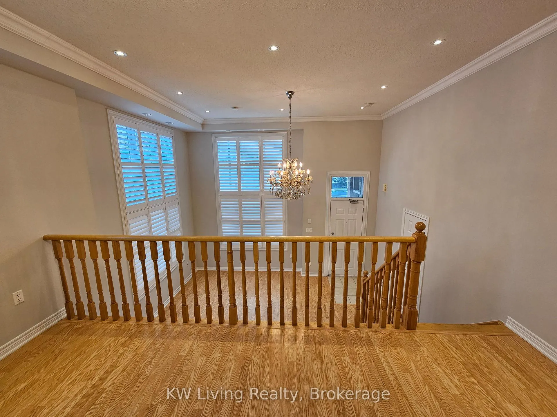 Photo 10 of 26 Comely Way, Markham, Milliken Mills East — HOMEH