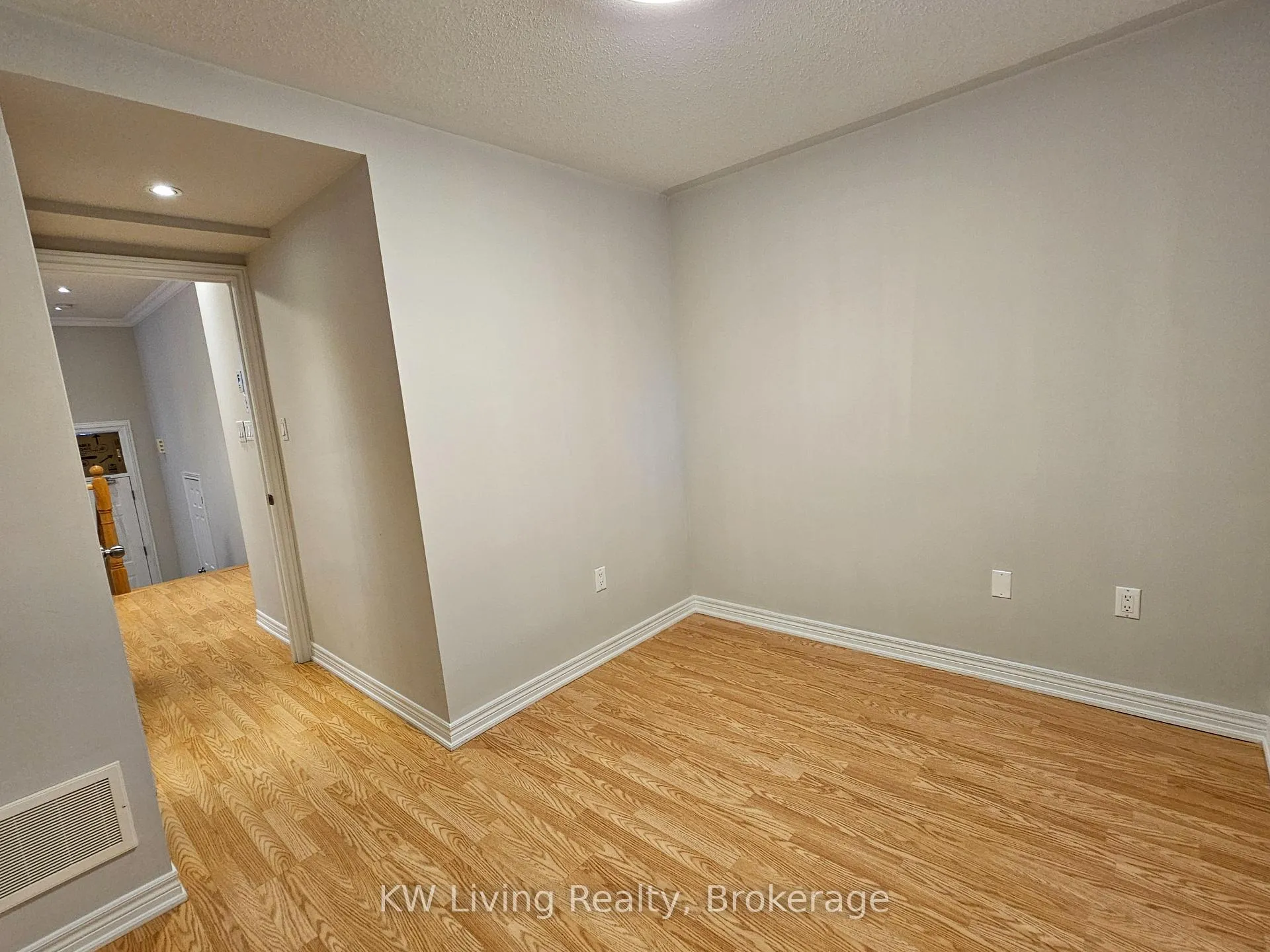 Photo 16 of 26 Comely Way, Markham, Milliken Mills East — HOMEH