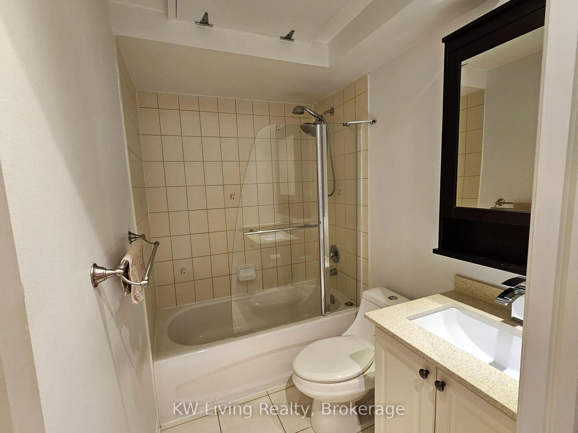 Photo 18 of 26 Comely Way, Markham, Milliken Mills East — HOMEH