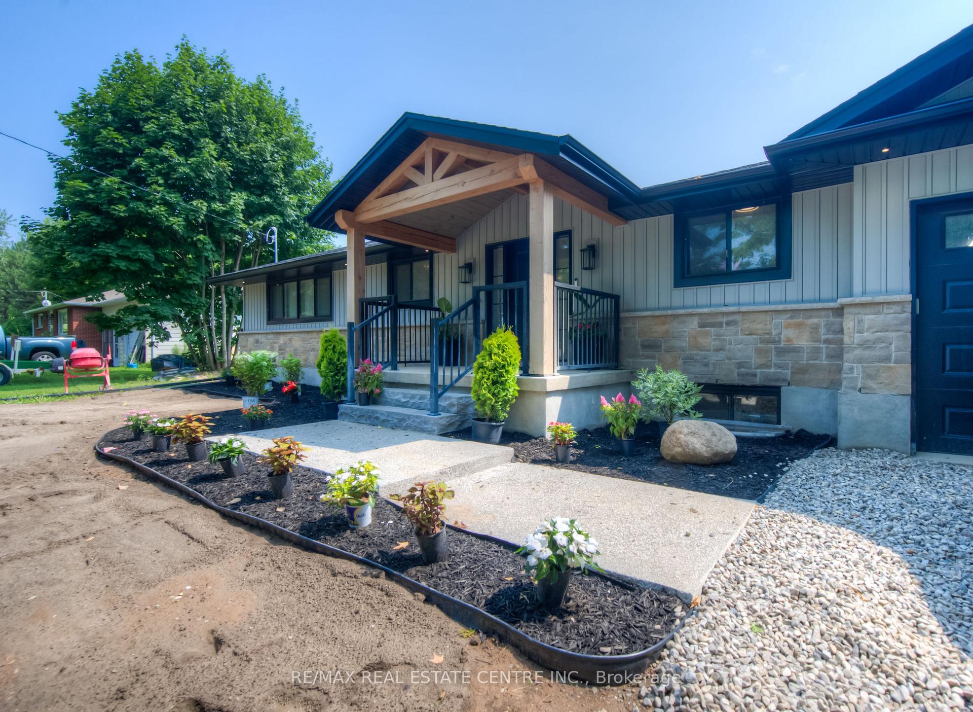 Photo 1 of 226 Brant Road, Brant, South Dumfries — HOMEH