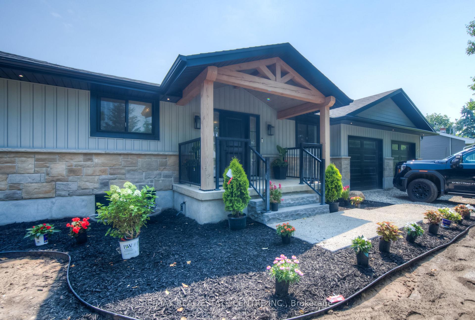 Photo 2 of 226 Brant Road, Brant, South Dumfries — HOMEH