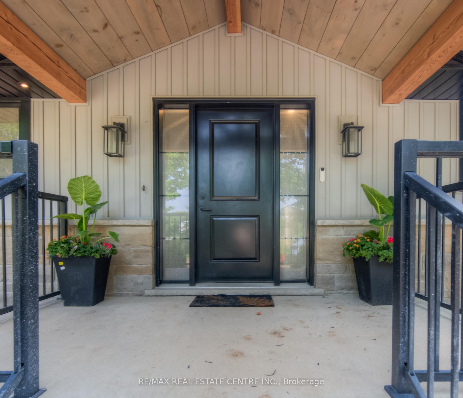 Photo 3 of 226 Brant Road, Brant, South Dumfries — HOMEH