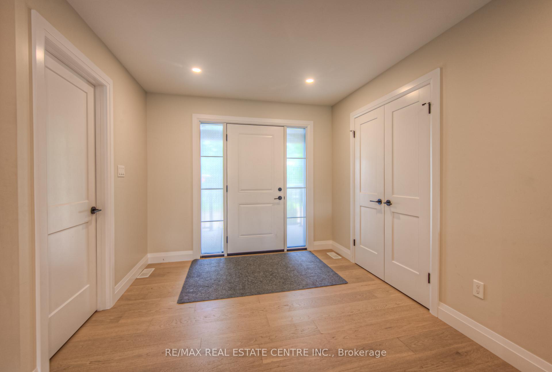 Photo 4 of 226 Brant Road, Brant, South Dumfries — HOMEH