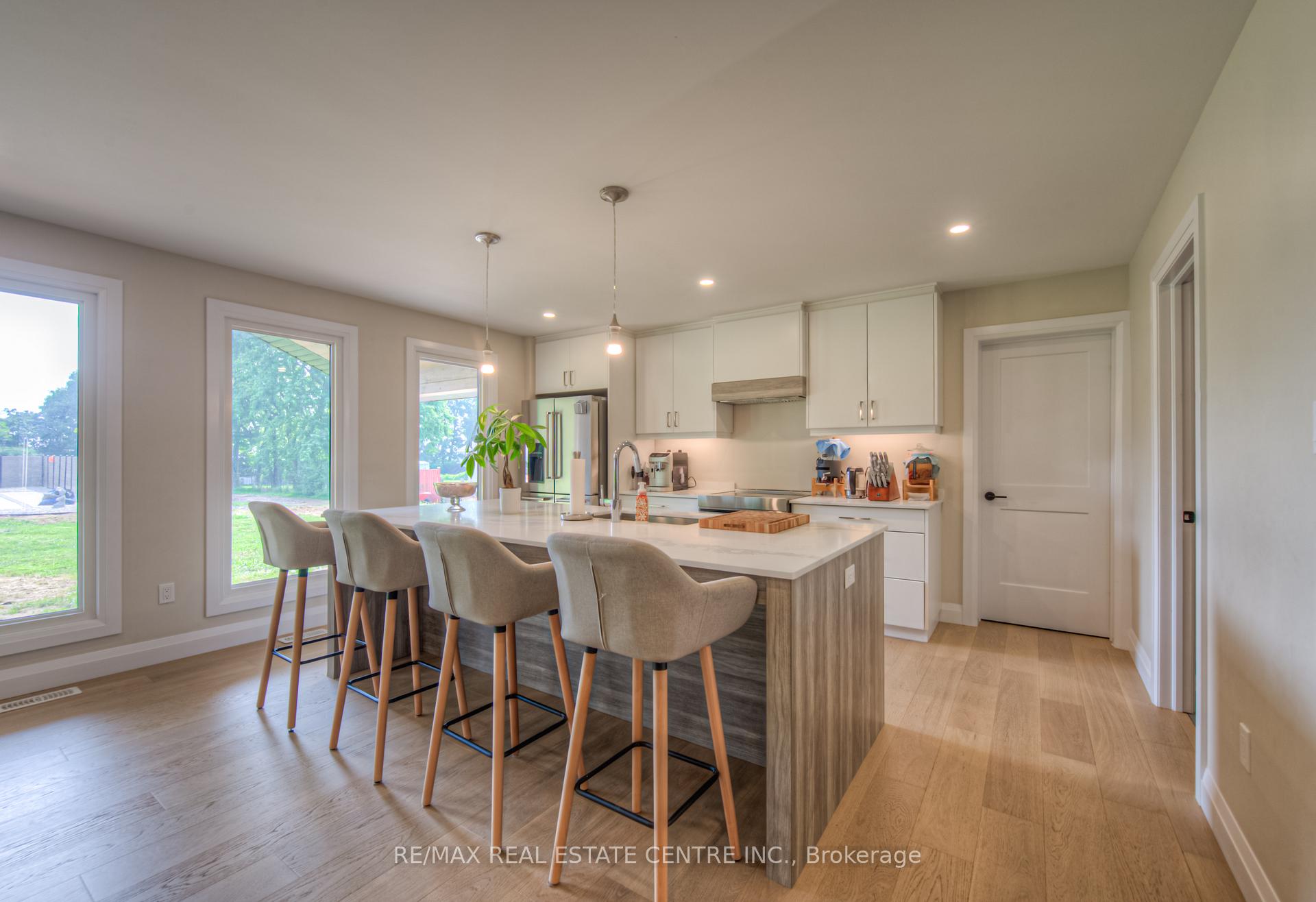 Photo 11 of 226 Brant Road, Brant, South Dumfries — HOMEH