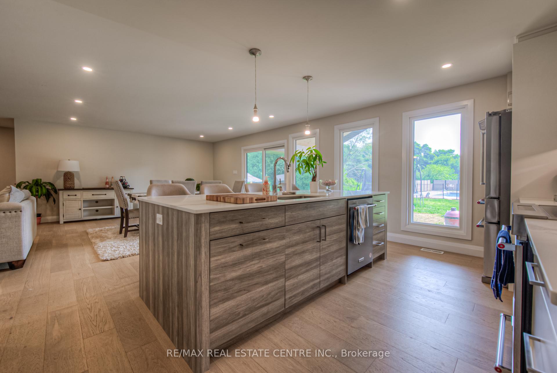Photo 15 of 226 Brant Road, Brant, South Dumfries — HOMEH