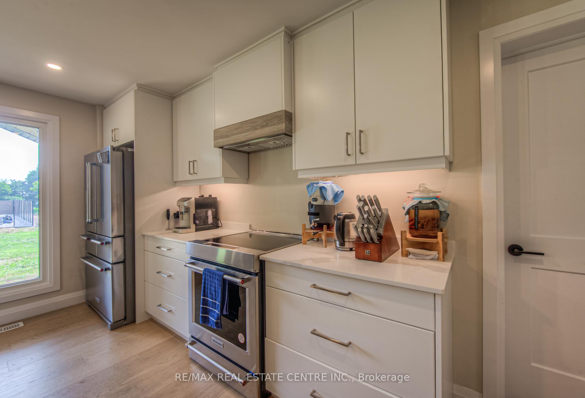 Photo 16 of 226 Brant Road, Brant, South Dumfries — HOMEH