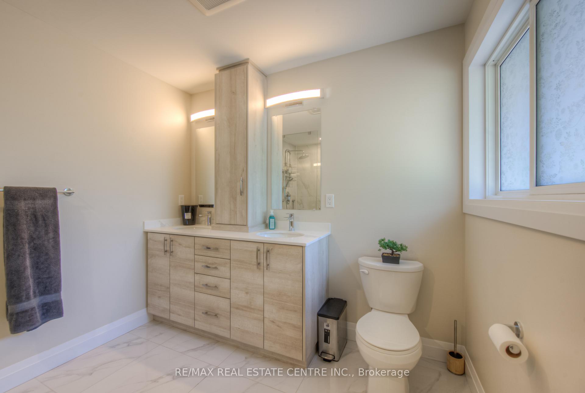 Photo 25 of 226 Brant Road, Brant, South Dumfries — HOMEH