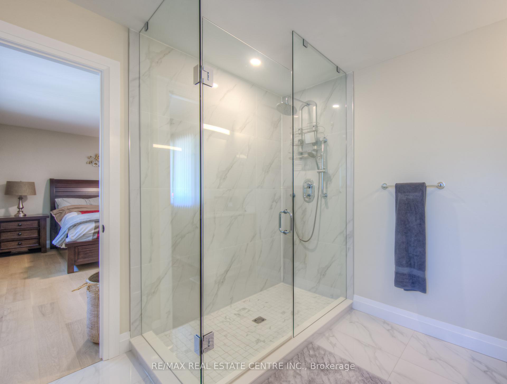 Photo 26 of 226 Brant Road, Brant, South Dumfries — HOMEH