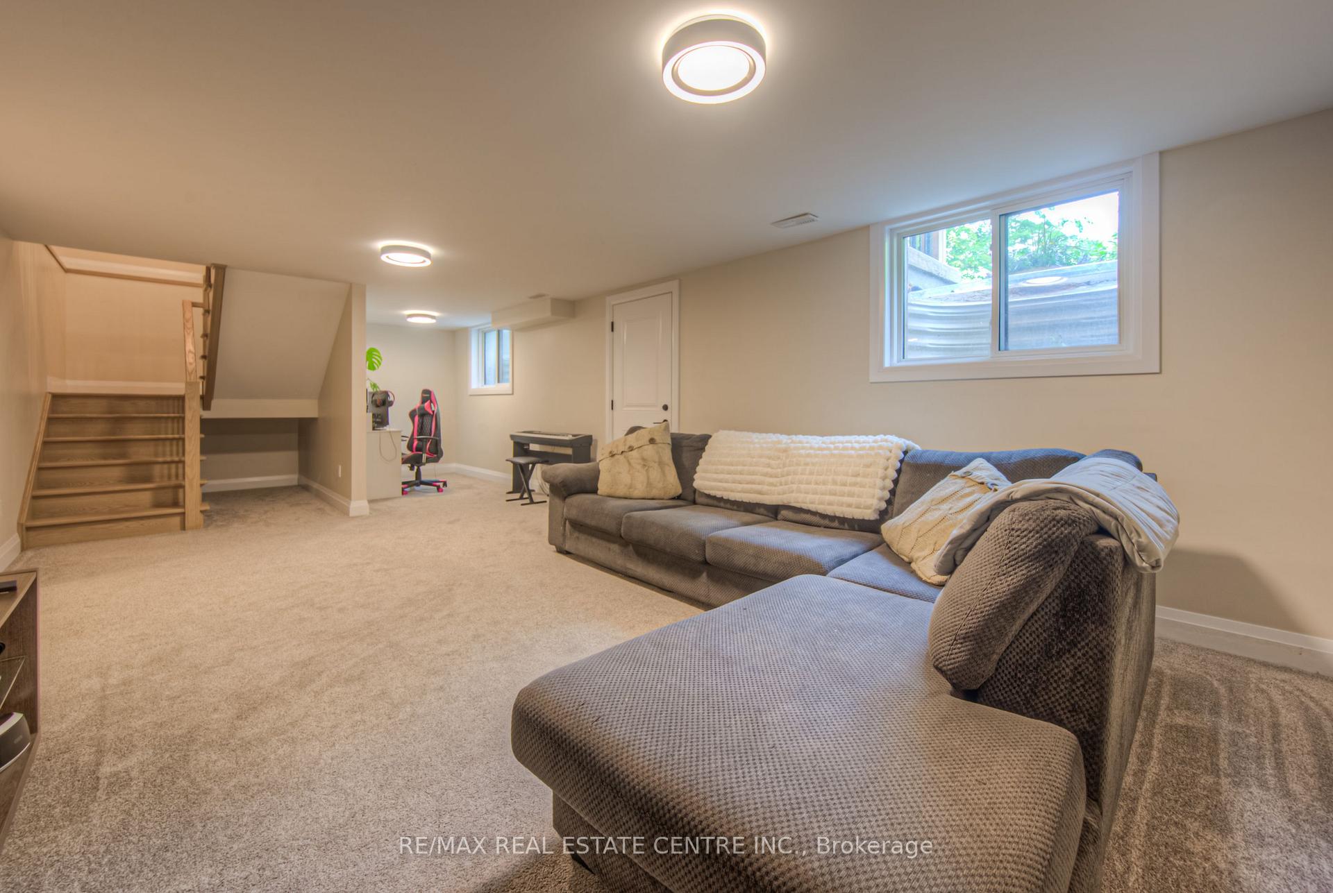 Photo 31 of 226 Brant Road, Brant, South Dumfries — HOMEH