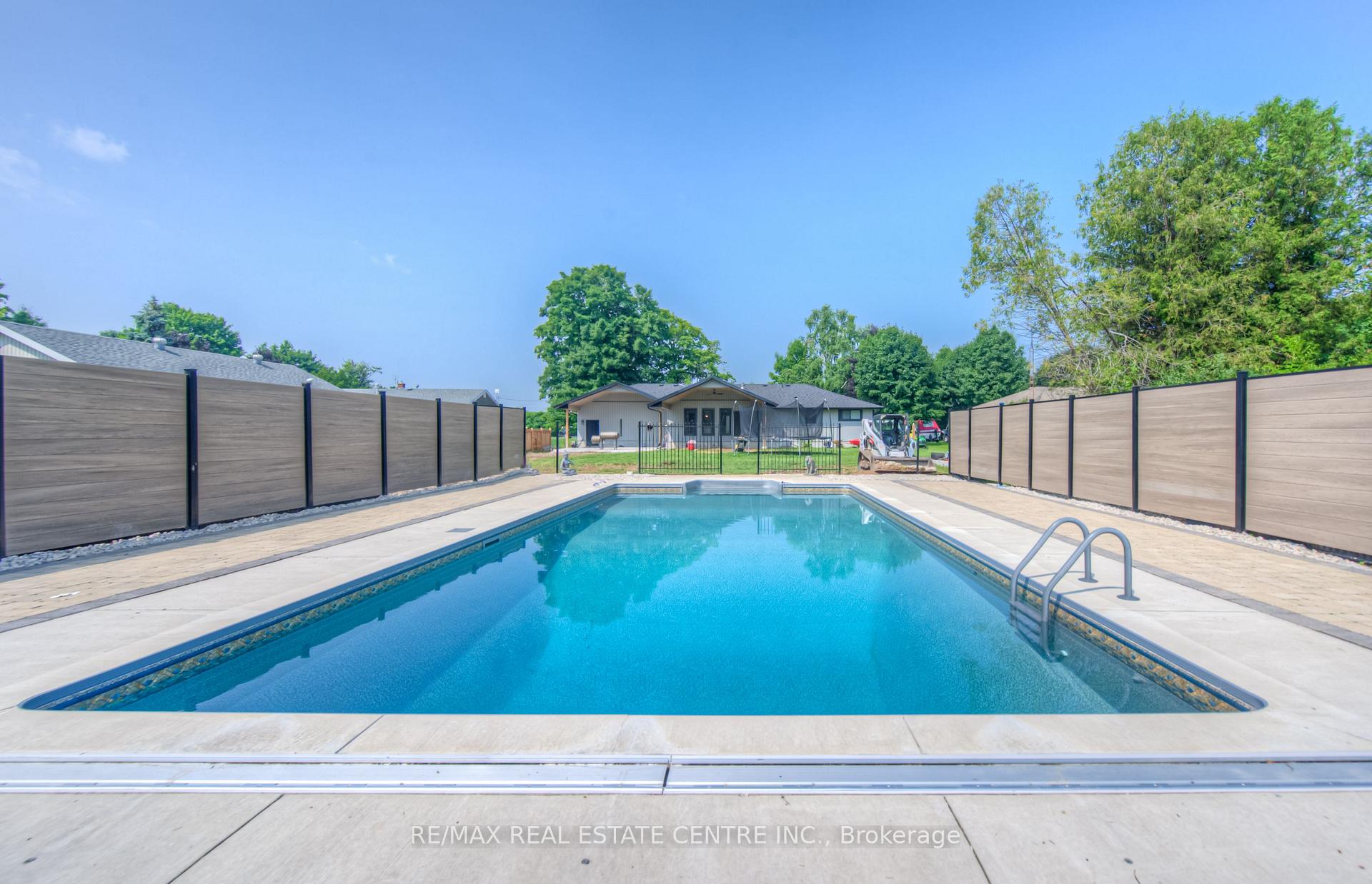 Photo 46 of 226 Brant Road, Brant, South Dumfries — HOMEH