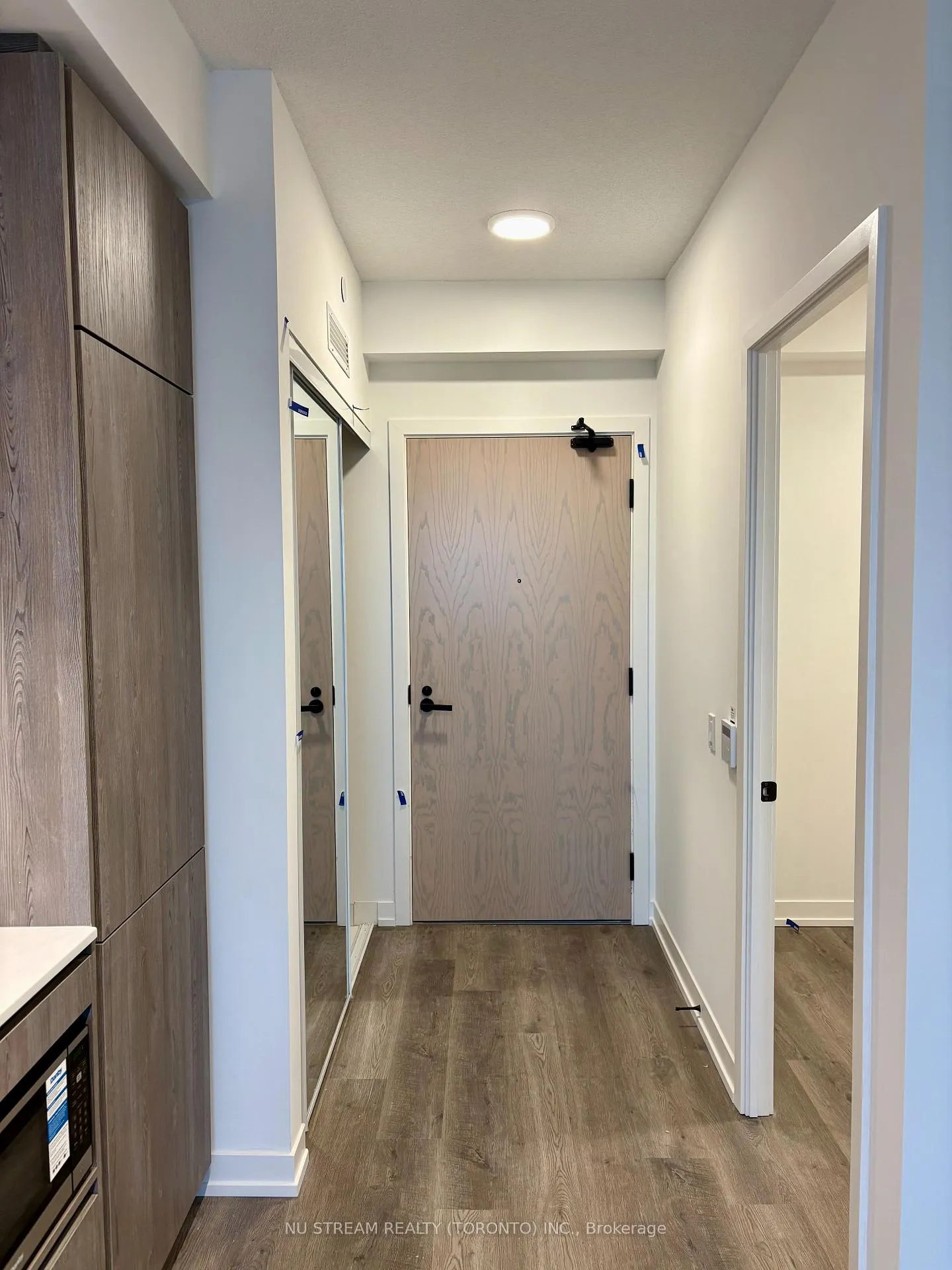 Photo 3 of Unit 3110, 8 Interchange Way, Vaughan, Vaughan Corporate Centre — HOMEH