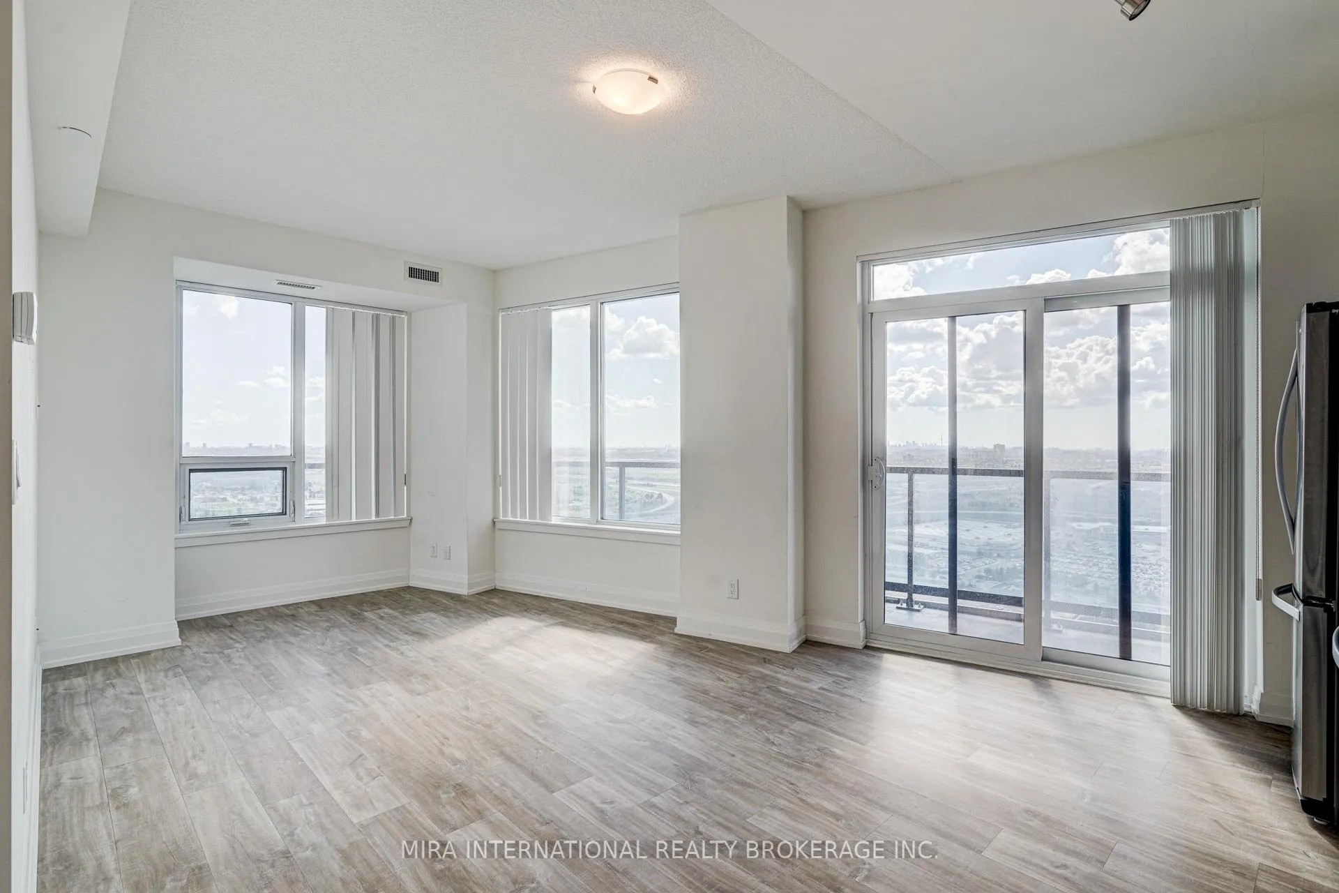 Photo 7 of Unit 2808, 3600 Highway 7, Vaughan, Vaughan Corporate Centre — HOMEH