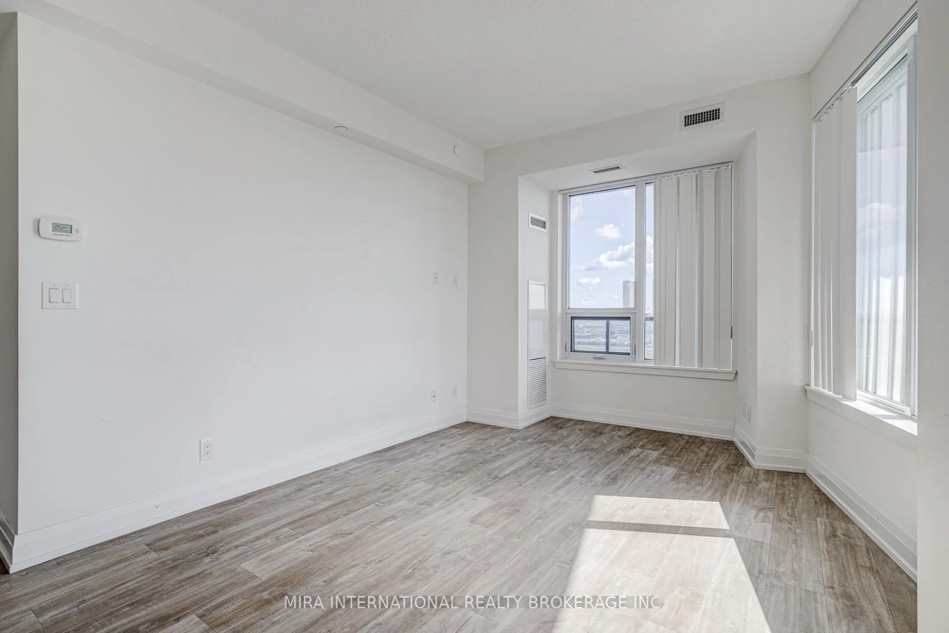 Photo 9 of Unit 2808, 3600 Highway 7, Vaughan, Vaughan Corporate Centre — HOMEH