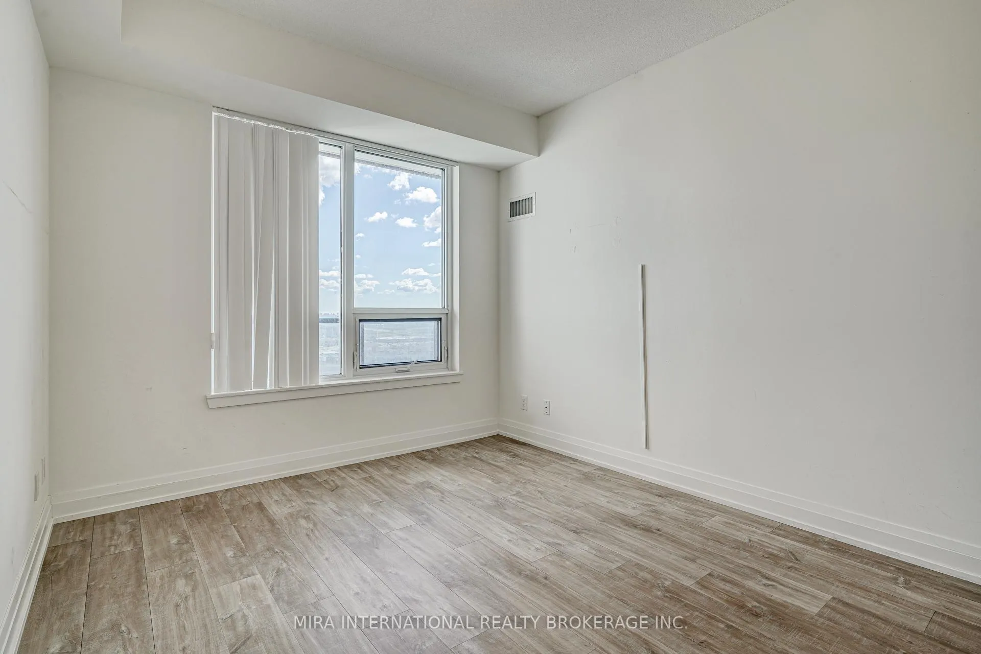 Photo 11 of Unit 2808, 3600 Highway 7, Vaughan, Vaughan Corporate Centre — HOMEH