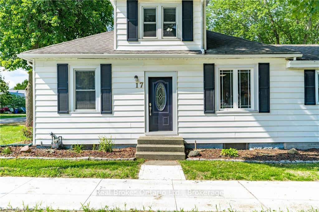 Photo 3 of 17 King Street S, Chatham-Kent — HOMEH