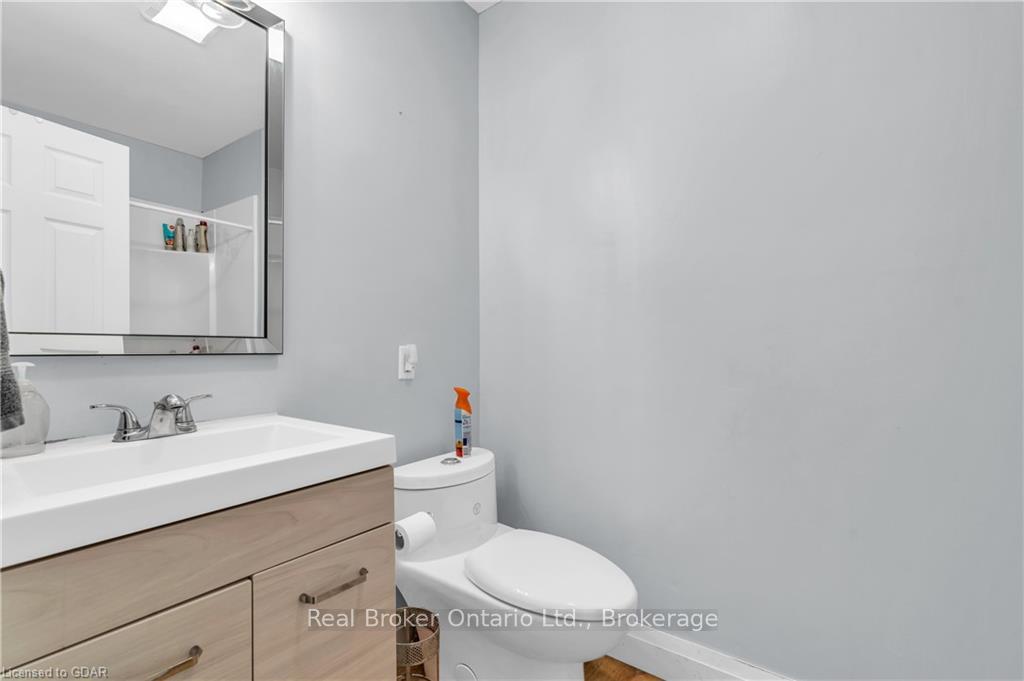Photo 23 of 17 King Street S, Chatham-Kent — HOMEH