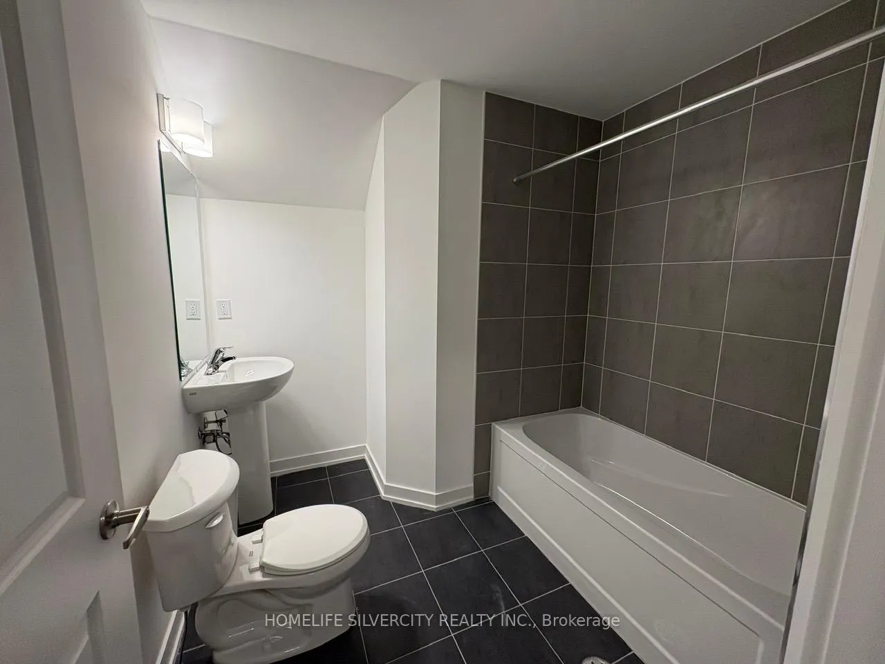 Photo 11 of Unit 32, 188 Angus Drive, Ajax, Central — HOMEH