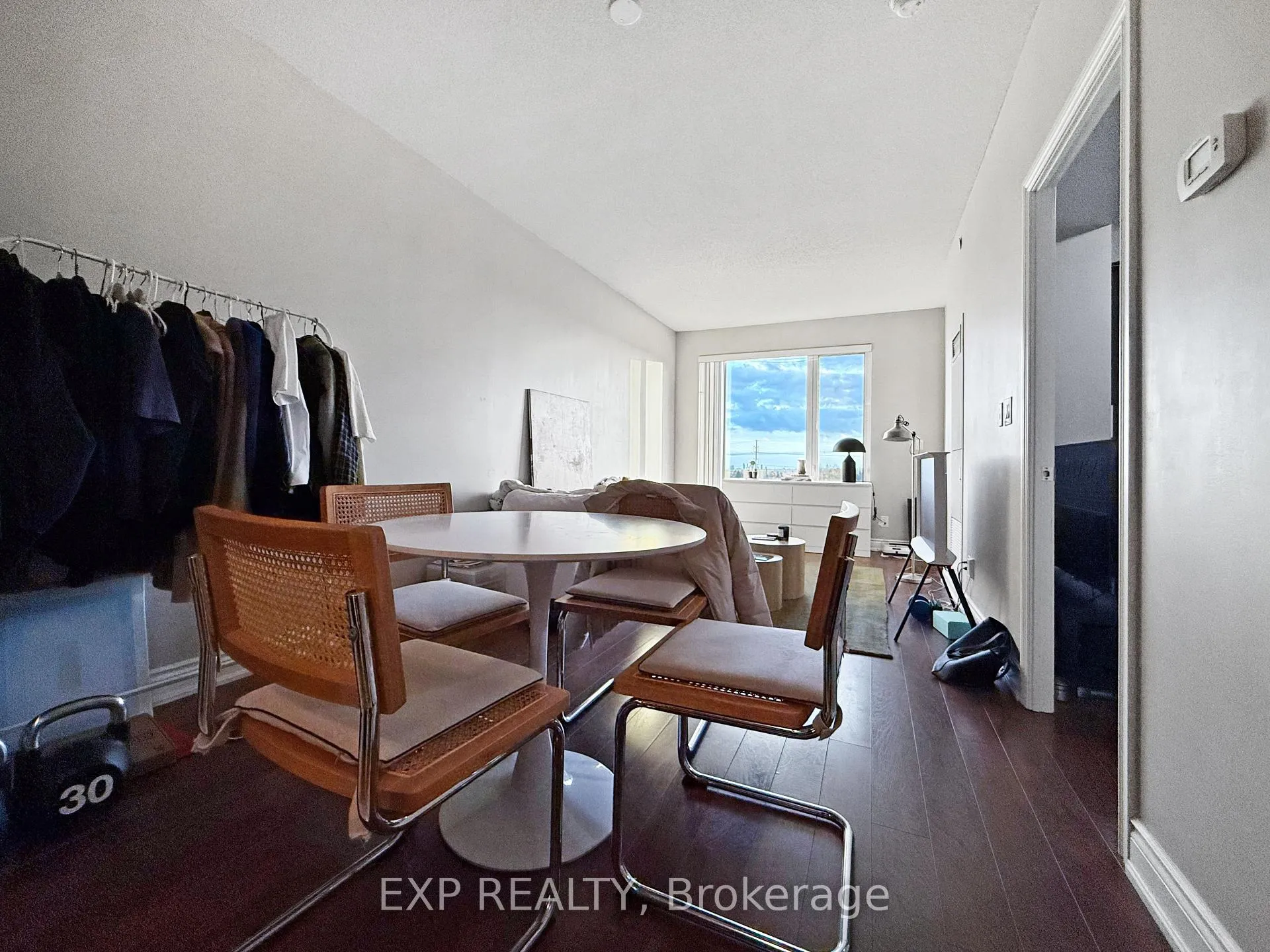 Photo 5 of Unit 909, 325 south park Road, Markham, Commerce Valley — HOMEH