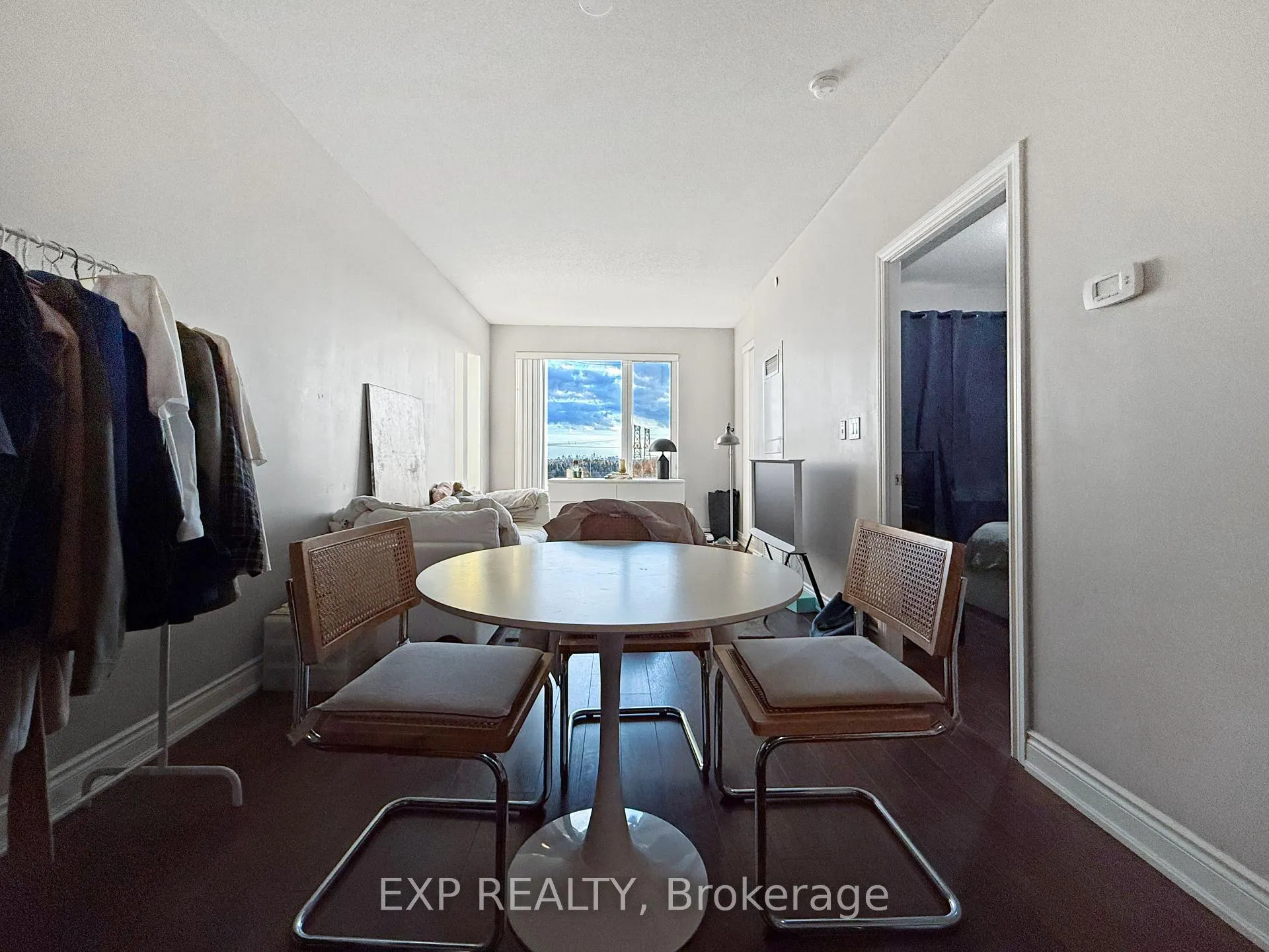 Photo 6 of Unit 909, 325 south park Road, Markham, Commerce Valley — HOMEH
