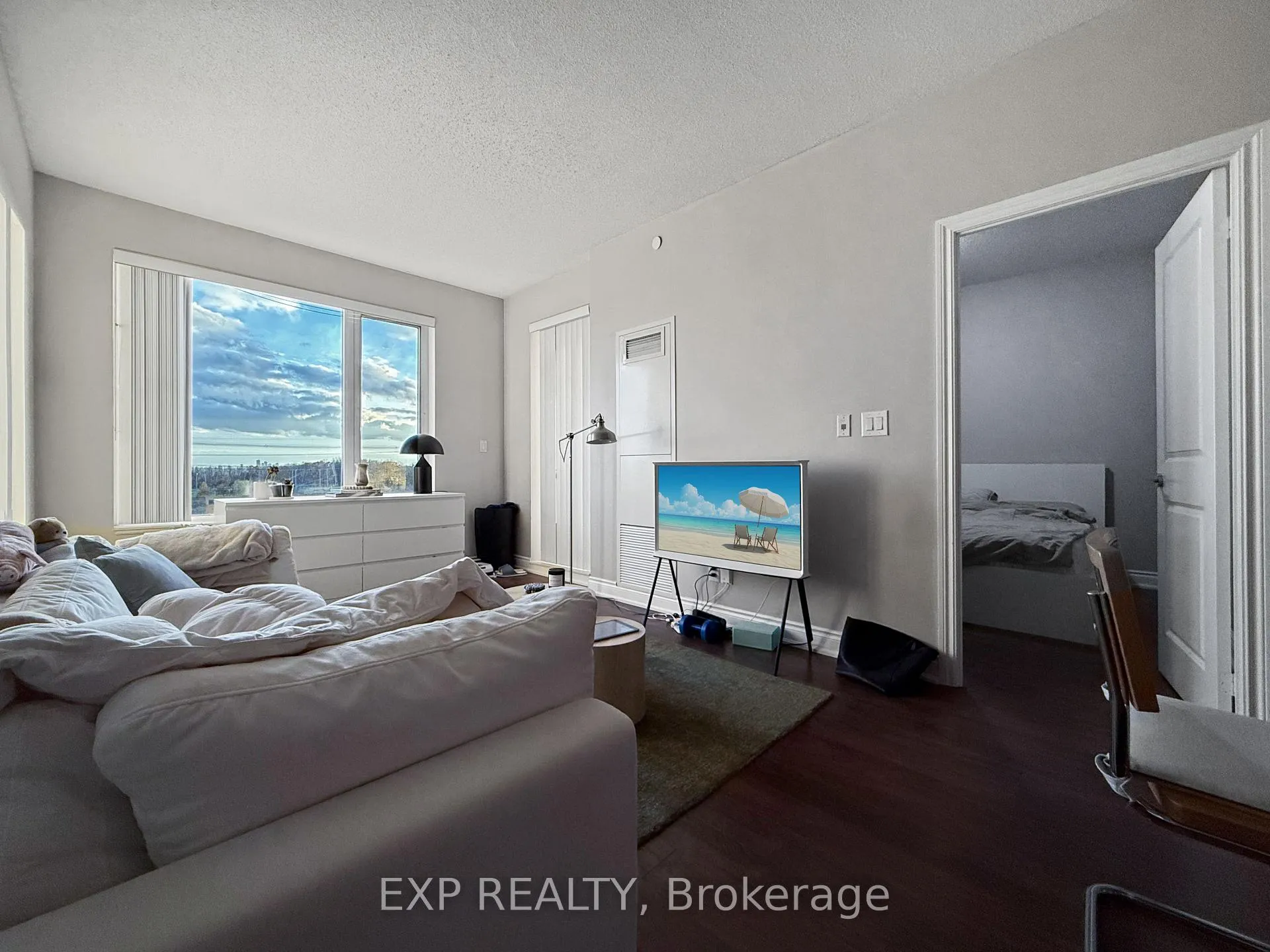 Photo 8 of Unit 909, 325 south park Road, Markham, Commerce Valley — HOMEH