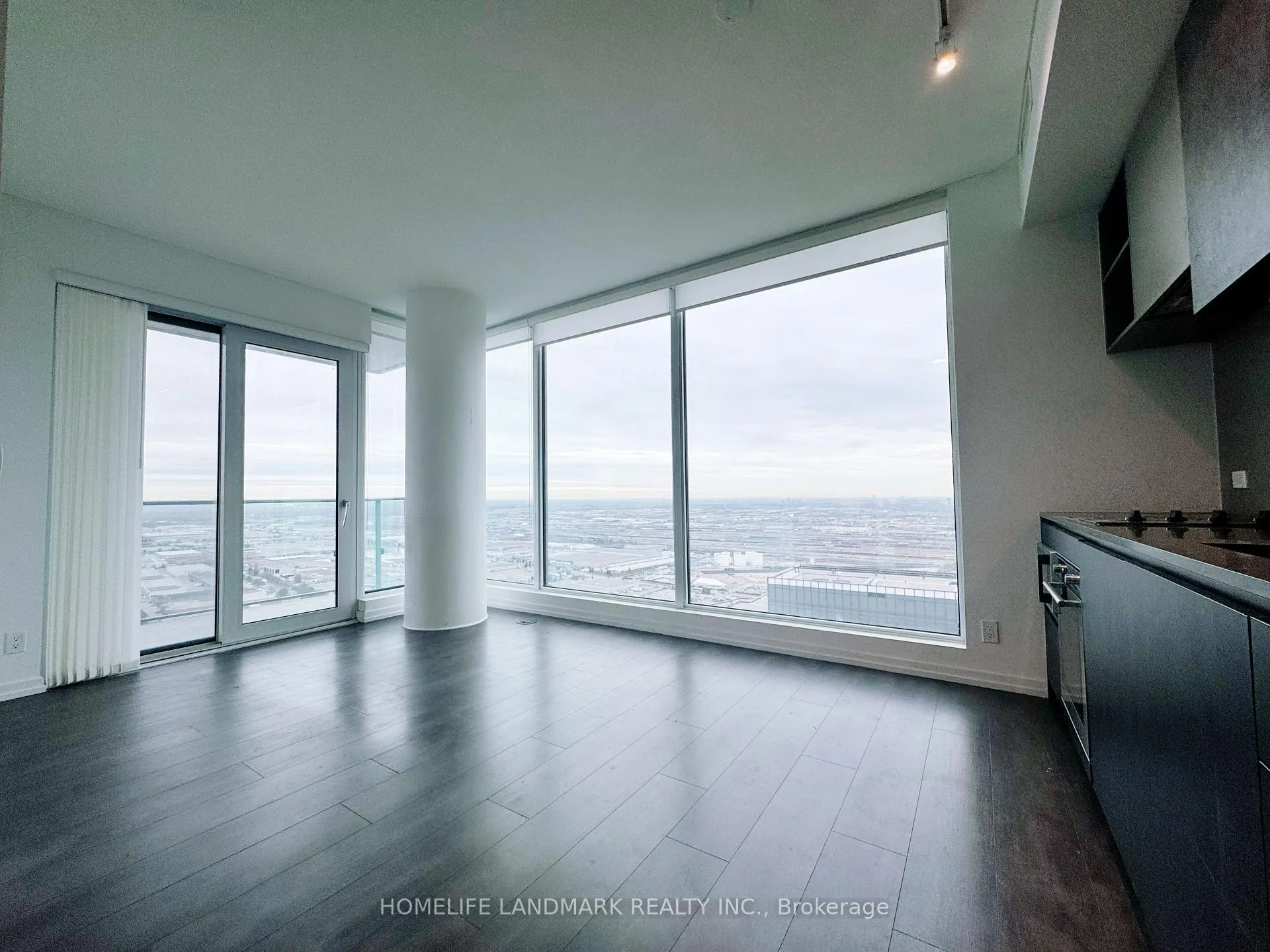 Photo 5 of Unit 4709, 7890 Jane Street, Vaughan, Vaughan Corporate Centre — HOMEH
