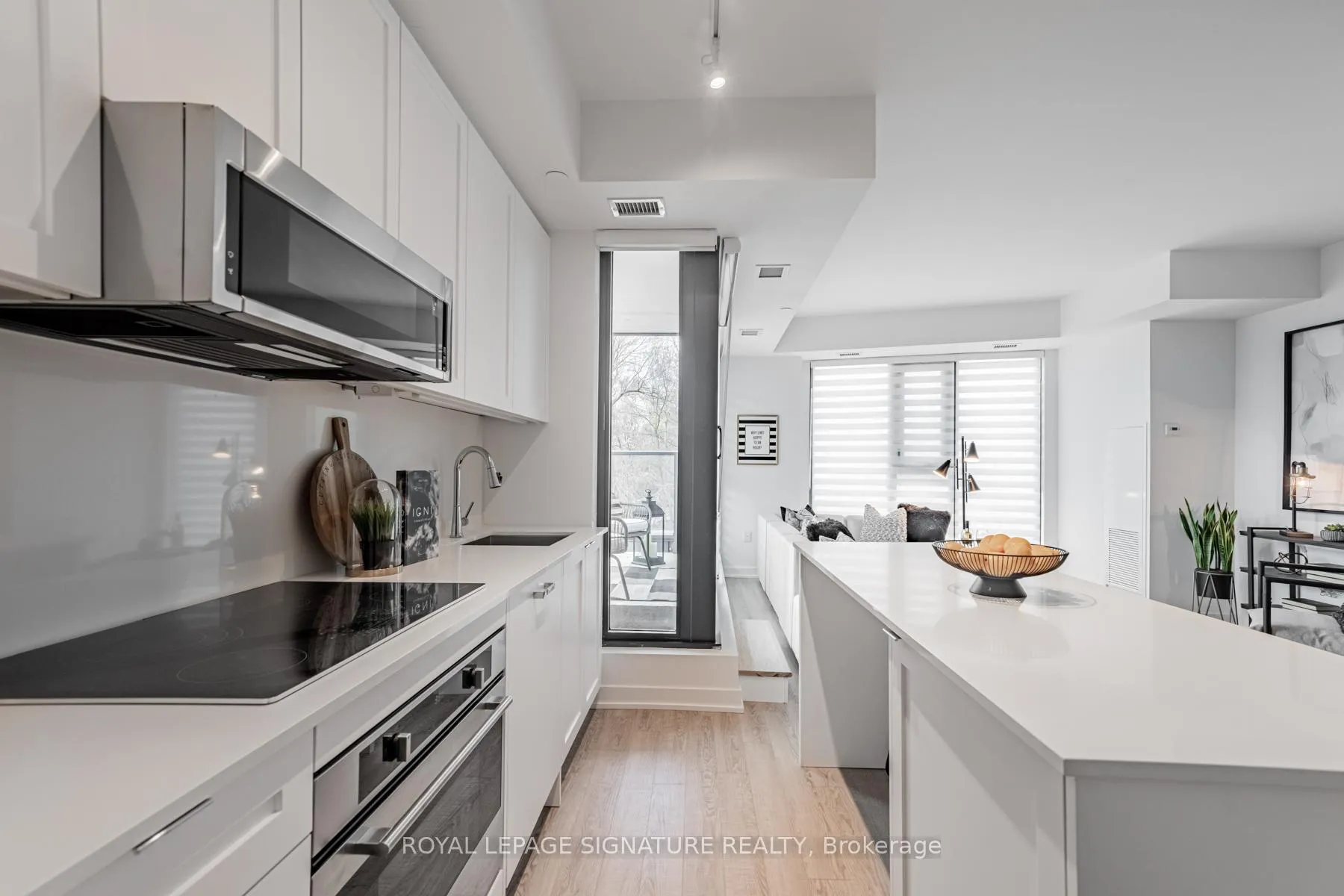 Front of Unit 215, 250 Lawrence Avenue W