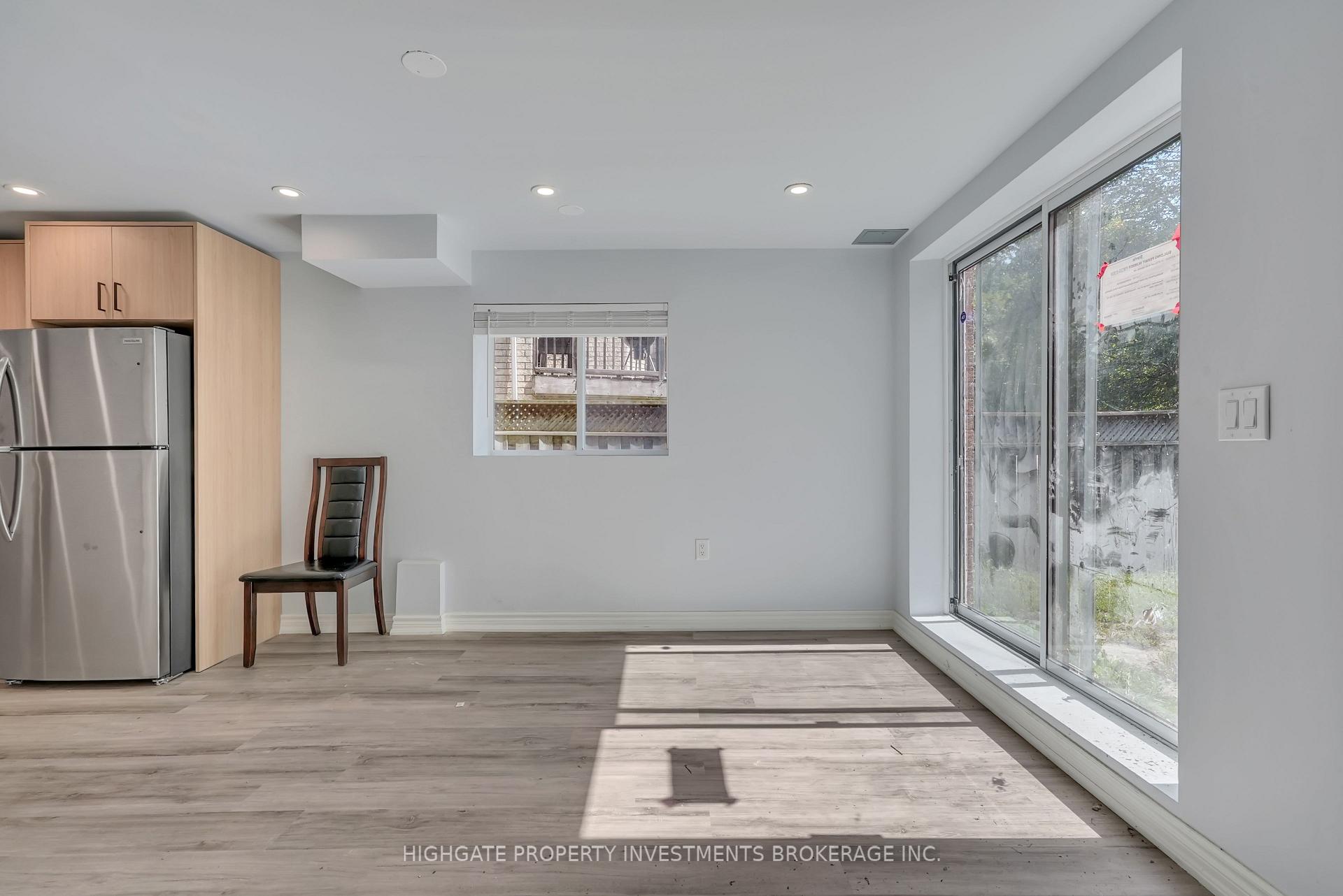 Photo 3 of Unit Lower, 21 Stollar Boulevard, Barrie, Little Lake — HOMEH