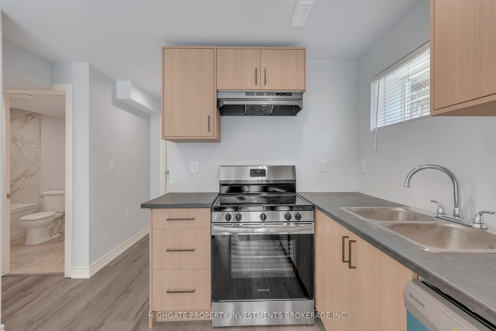 Photo 5 of Unit Lower, 21 Stollar Boulevard, Barrie, Little Lake — HOMEH