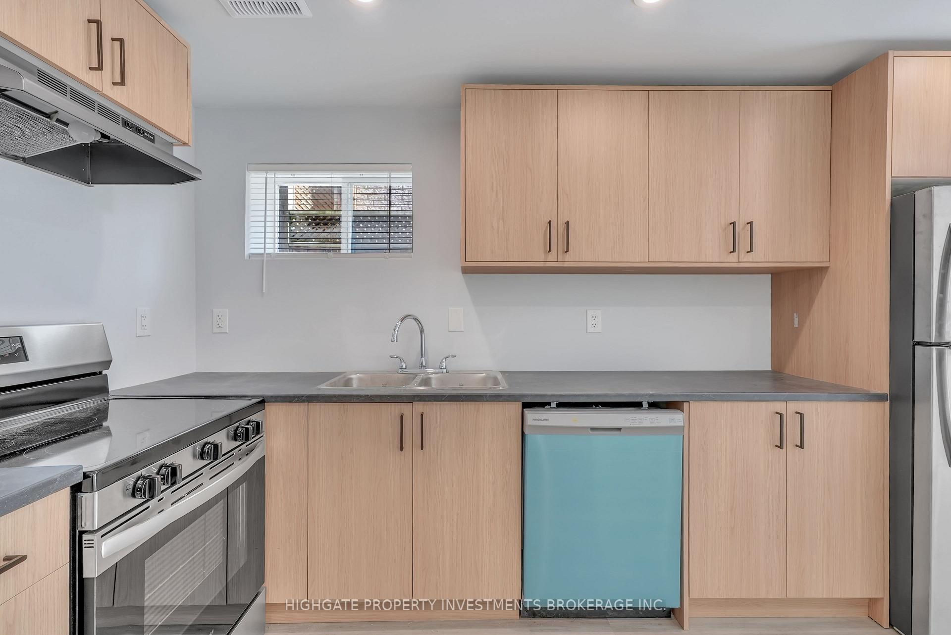 Photo 6 of Unit Lower, 21 Stollar Boulevard, Barrie, Little Lake — HOMEH