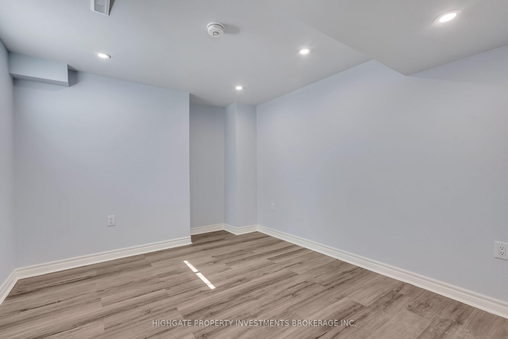 Photo 16 of Unit Lower, 21 Stollar Boulevard, Barrie, Little Lake — HOMEH