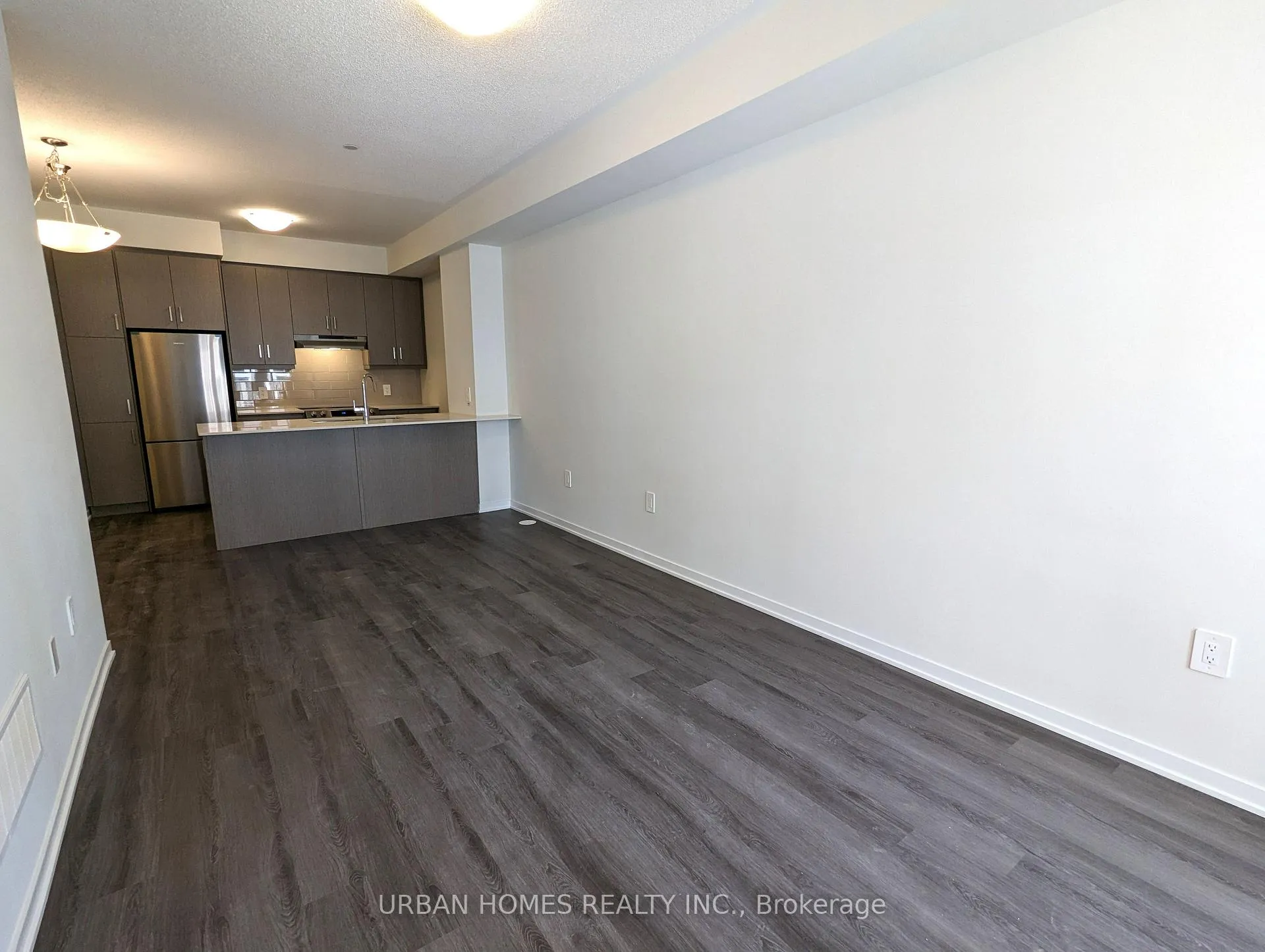 Photo 9 of Unit 29, 21 Honeycrisp Crescent, Vaughan, Vaughan Corporate Centre — HOMEH