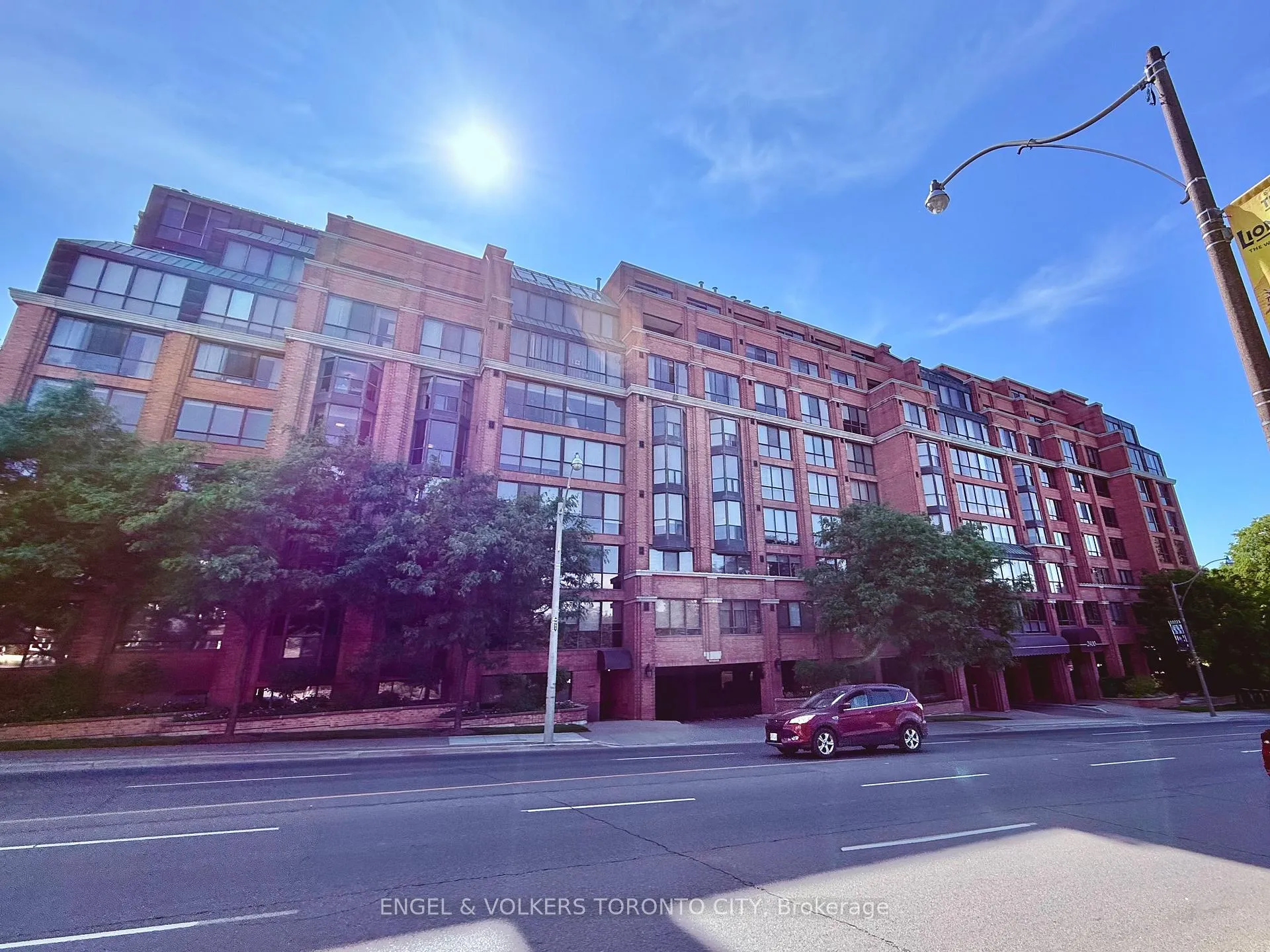 Front of Unit 507, 2900 Yonge Street