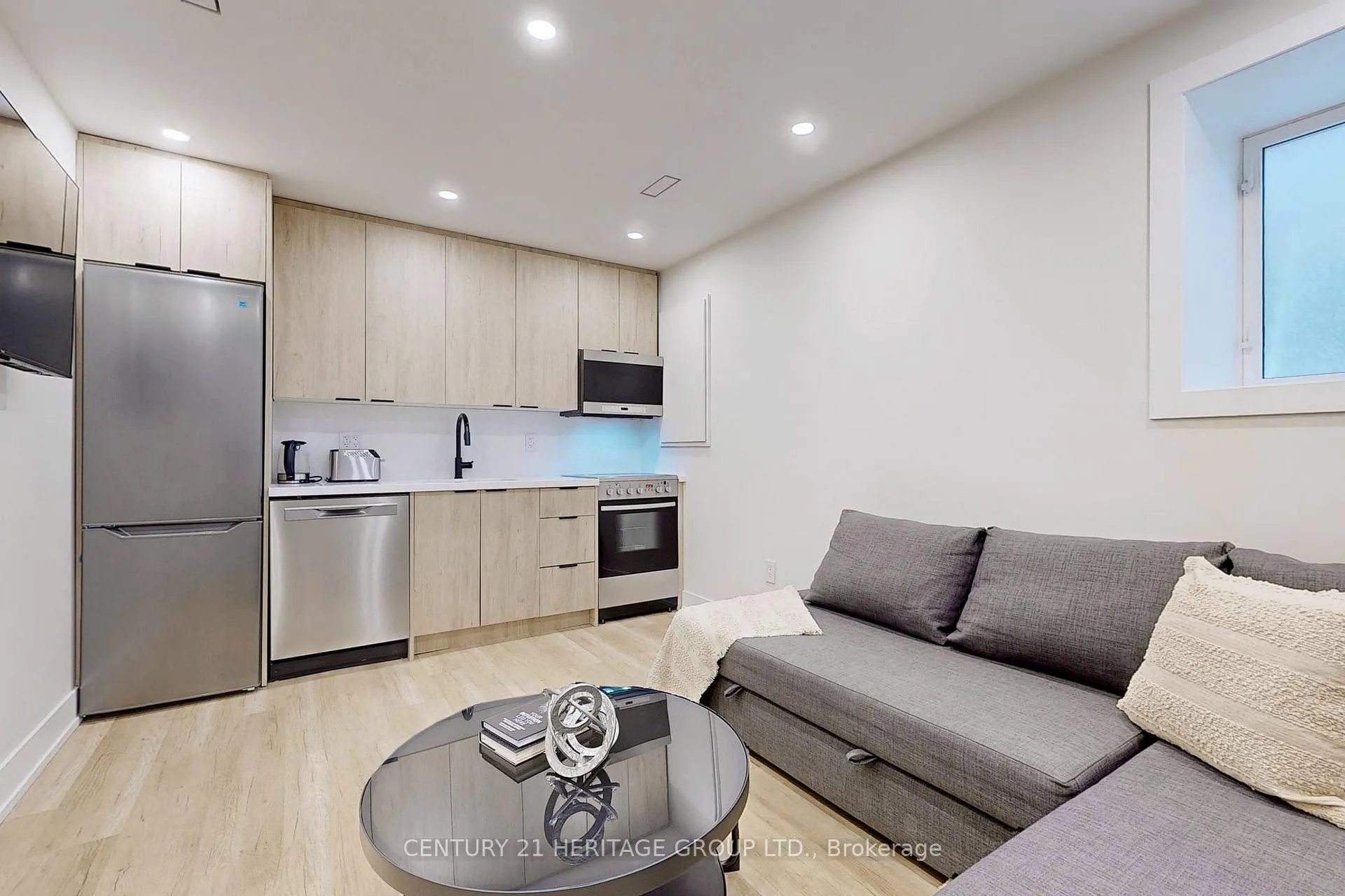 Front of Unit Lower Unit, 30 Struthers Street