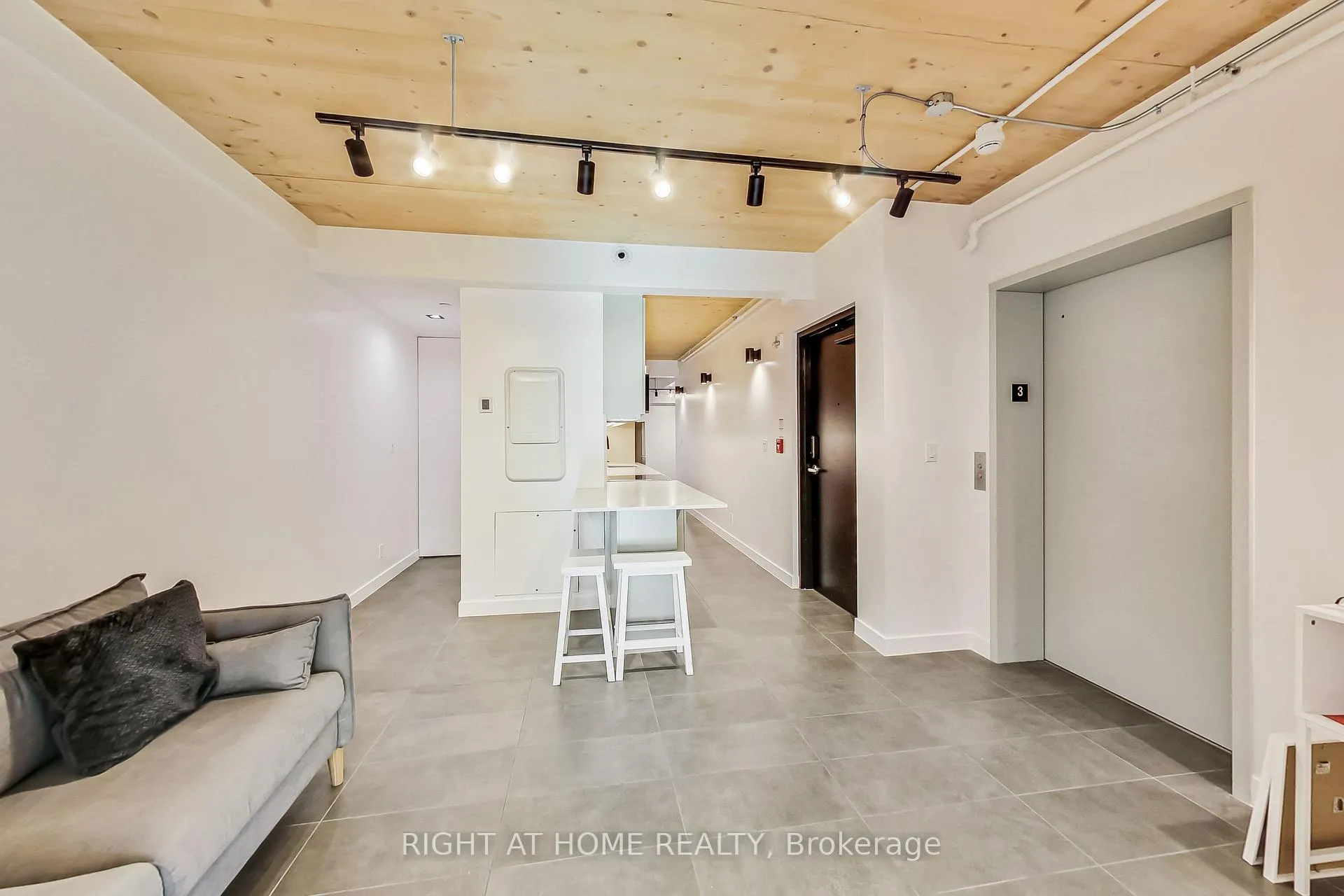 Photo 4 of Unit 301, 1602 Queen Street E, Toronto, The Beaches — HOMEH