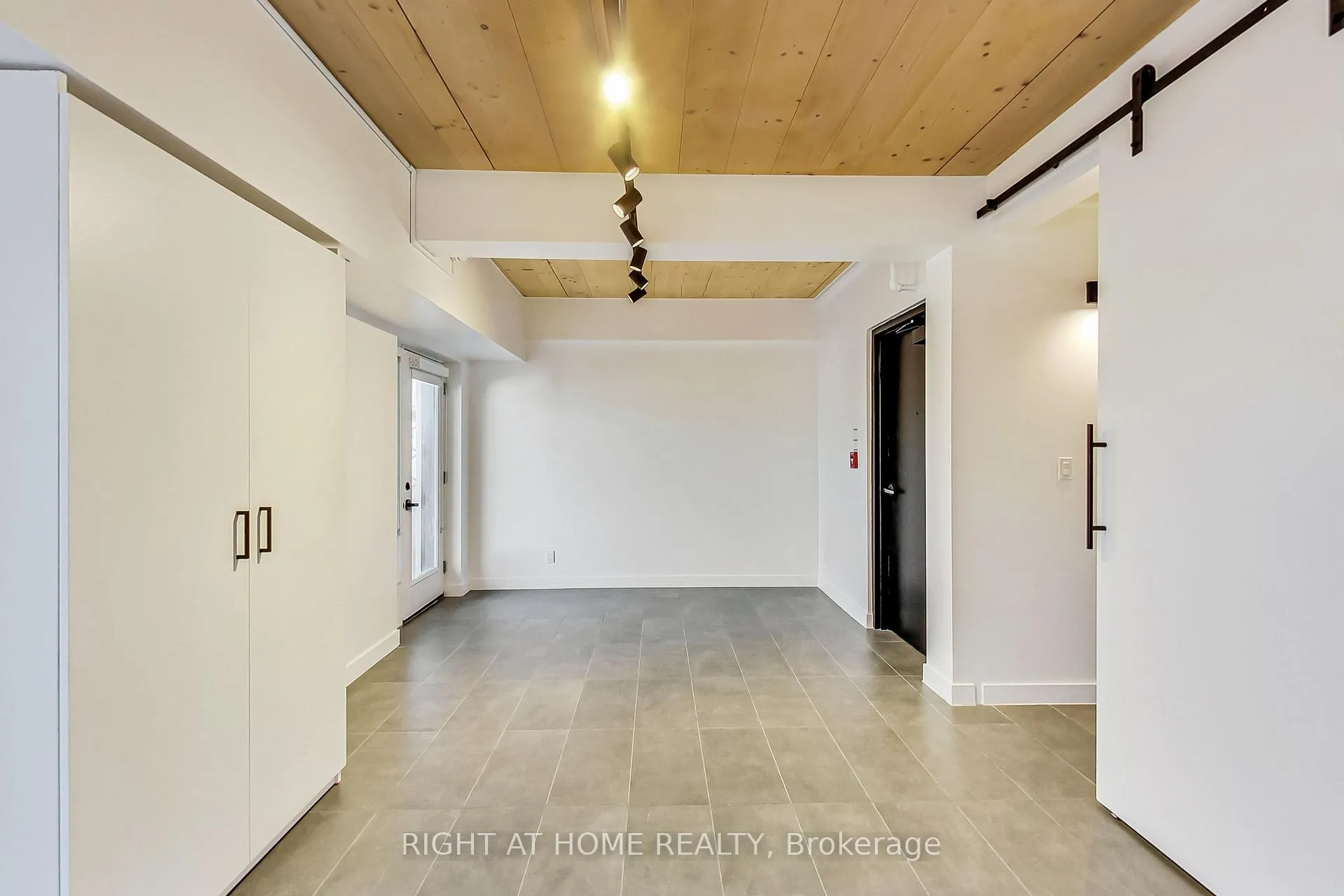 Photo 11 of Unit 301, 1602 Queen Street E, Toronto, The Beaches — HOMEH