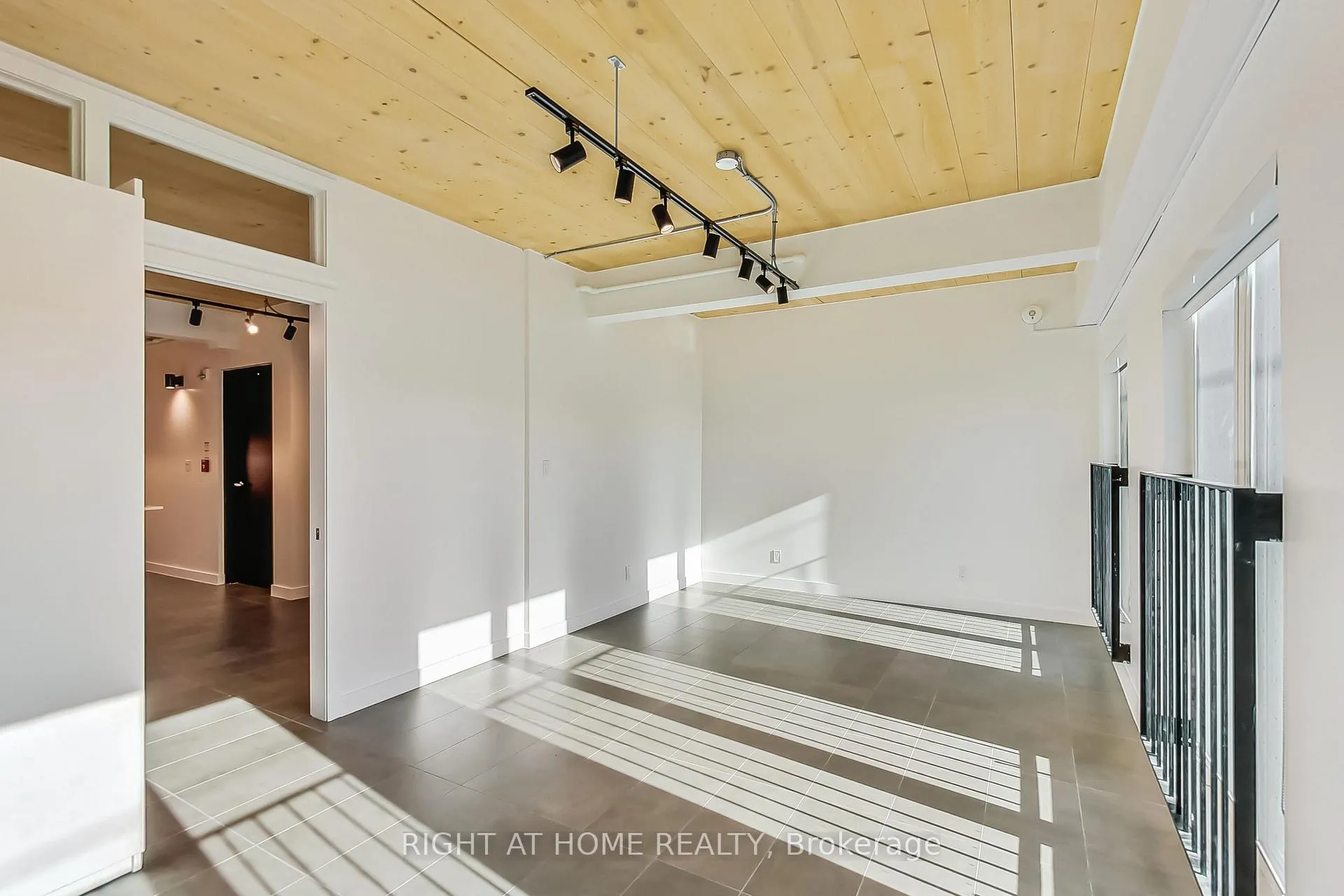 Photo 15 of Unit 301, 1602 Queen Street E, Toronto, The Beaches — HOMEH