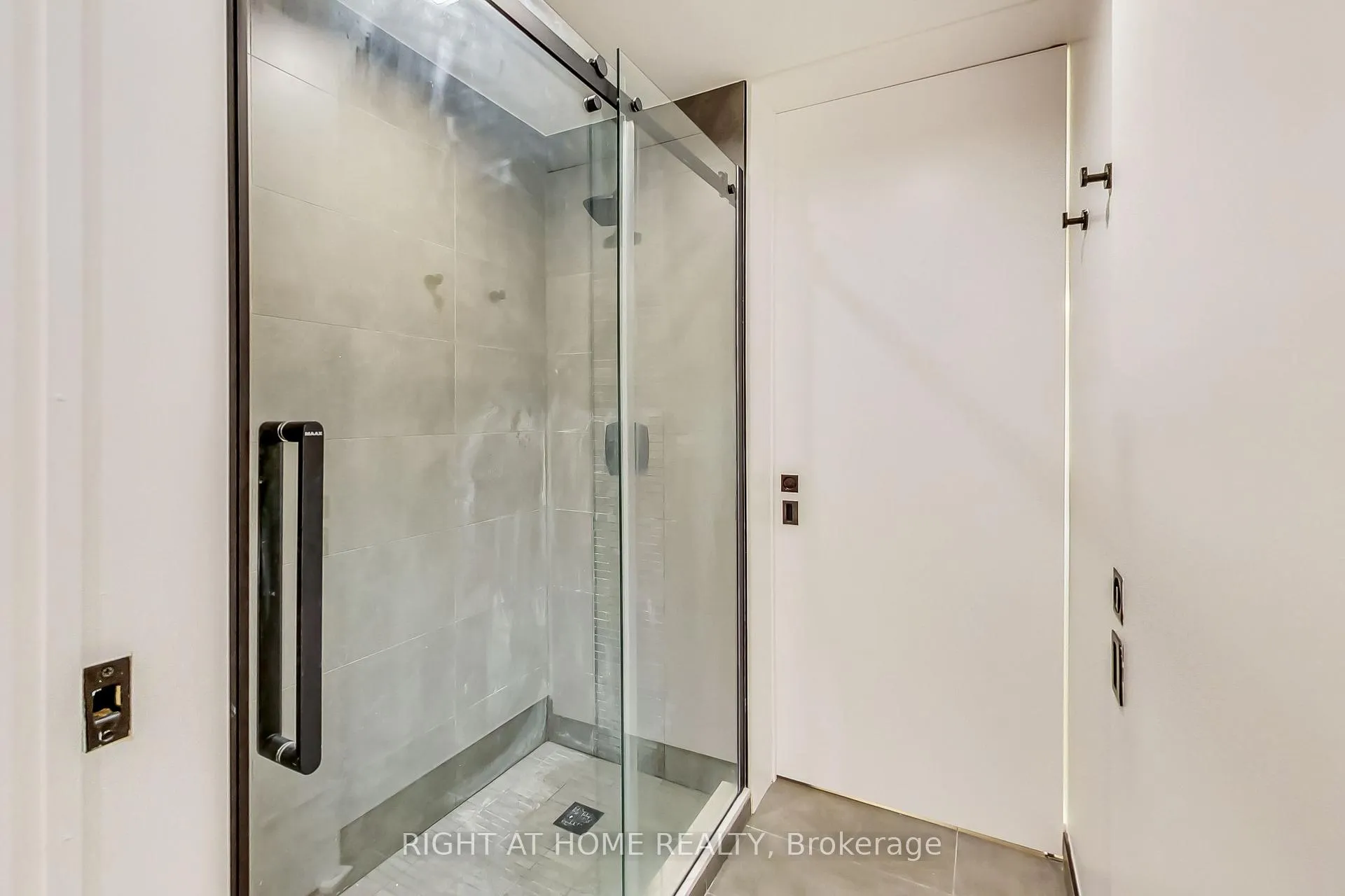 Photo 17 of Unit 301, 1602 Queen Street E, Toronto, The Beaches — HOMEH