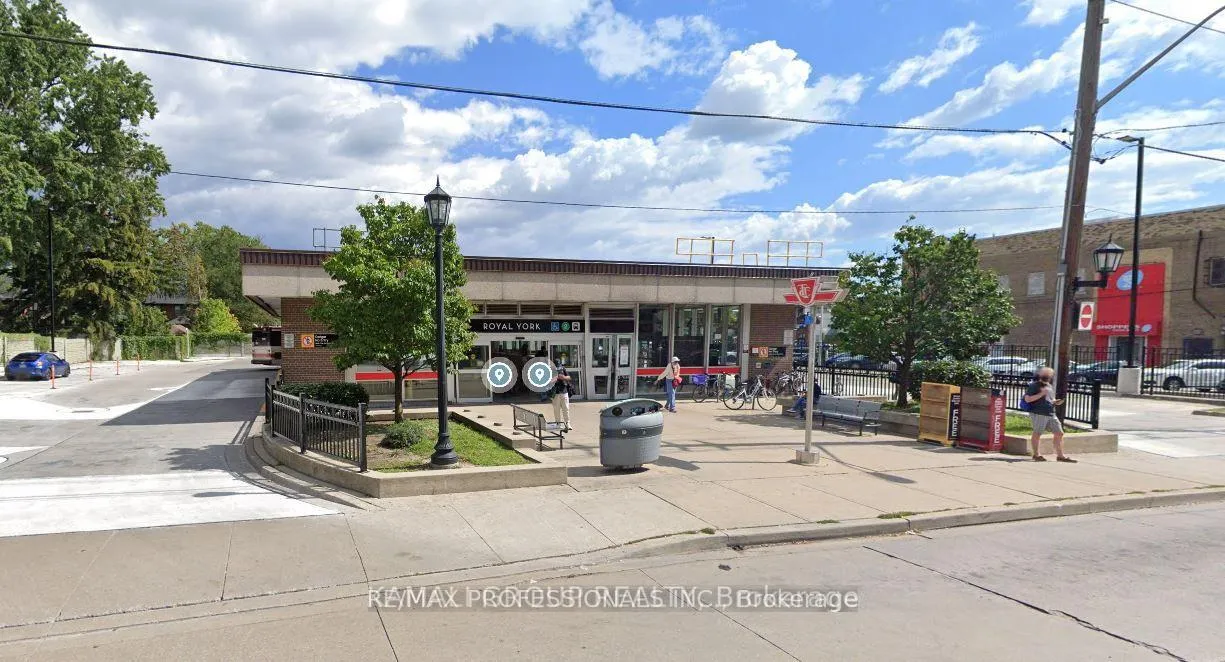 Photo 28 of 7 Elsfield Road, Etobicoke, Stonegate-Queensway — HOMEH