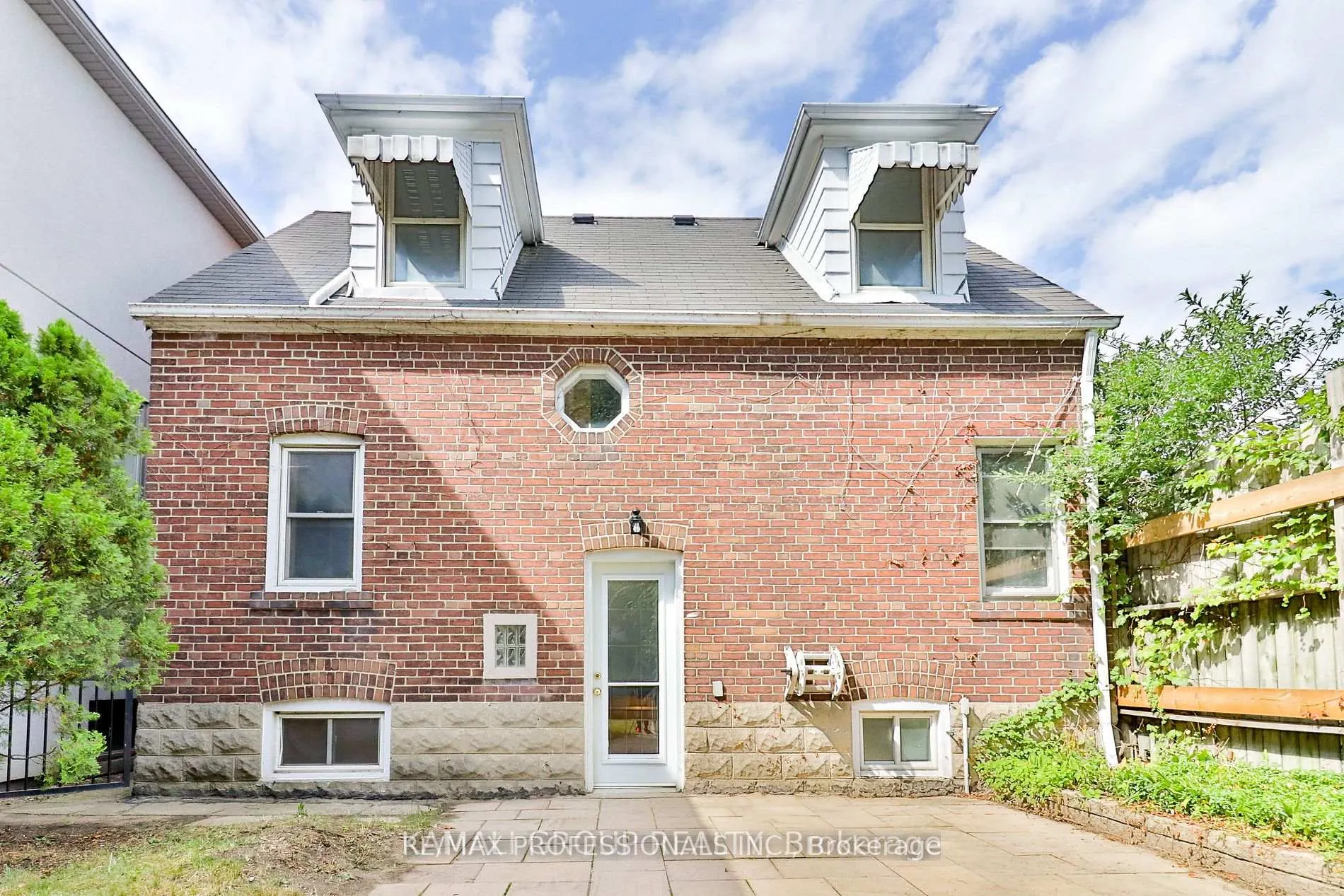 Photo 29 of 7 Elsfield Road, Etobicoke, Stonegate-Queensway — HOMEH
