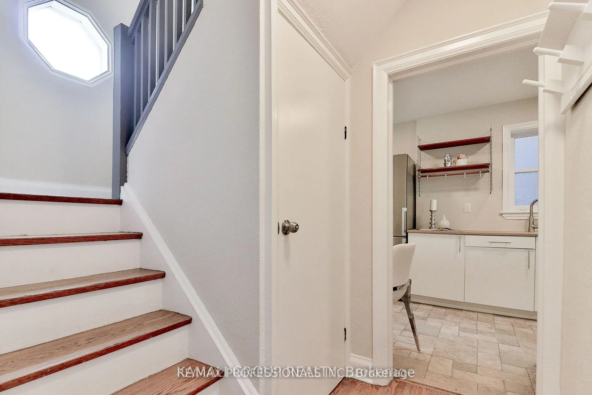 Photo 31 of 7 Elsfield Road, Etobicoke, Stonegate-Queensway — HOMEH