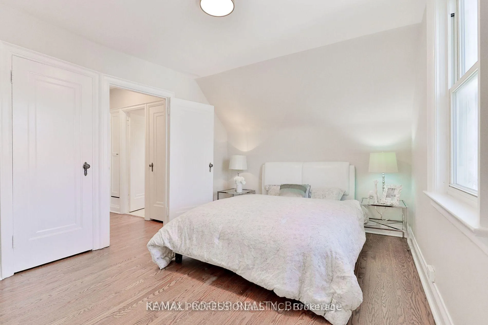 Photo 38 of 7 Elsfield Road, Etobicoke, Stonegate-Queensway — HOMEH