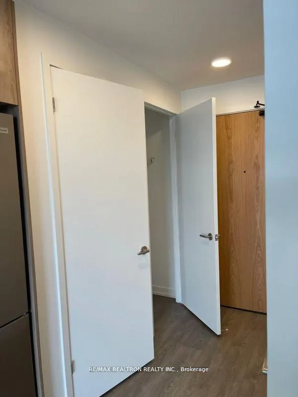 Photo 3 of Unit 805, 8 Beverley Glen Boulevard, Vaughan, Beverley Glen — HOMEH