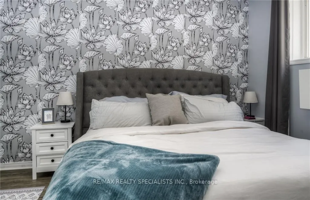 Photo 3 of Unit D, 246 Westmeadow Drive, Kitchener — HOMEH