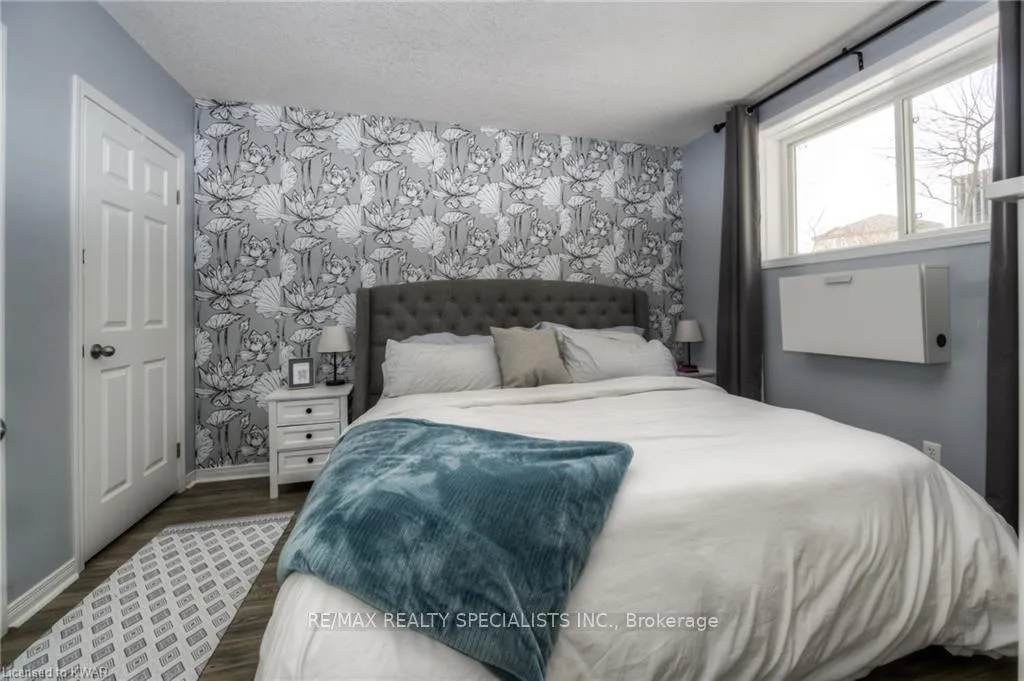 Photo 4 of Unit D, 246 Westmeadow Drive, Kitchener — HOMEH