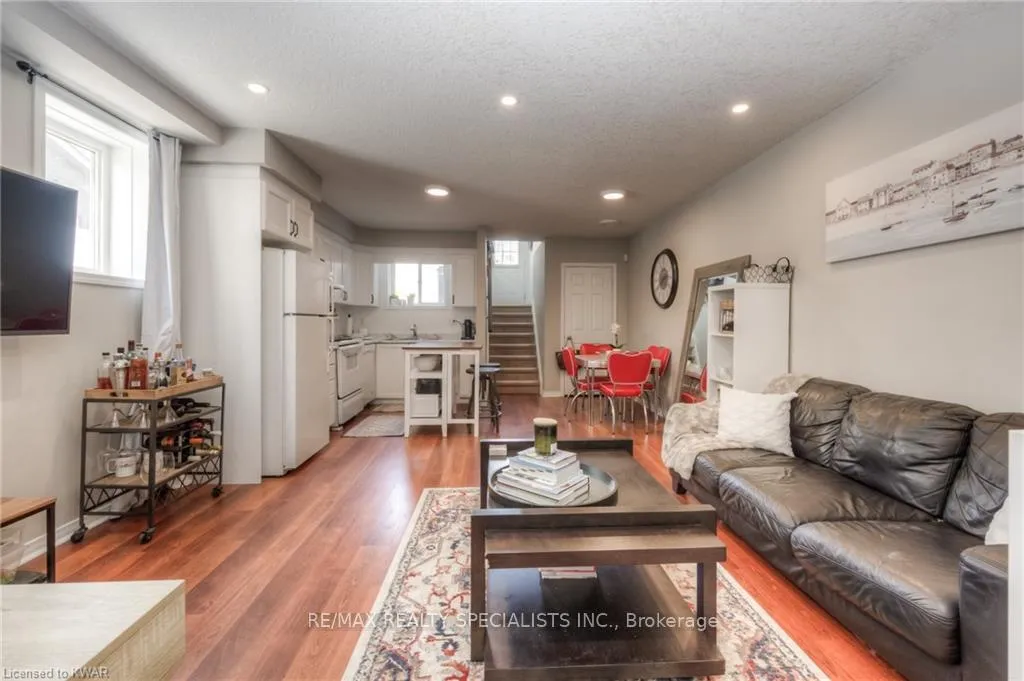 Photo 18 of Unit D, 246 Westmeadow Drive, Kitchener — HOMEH
