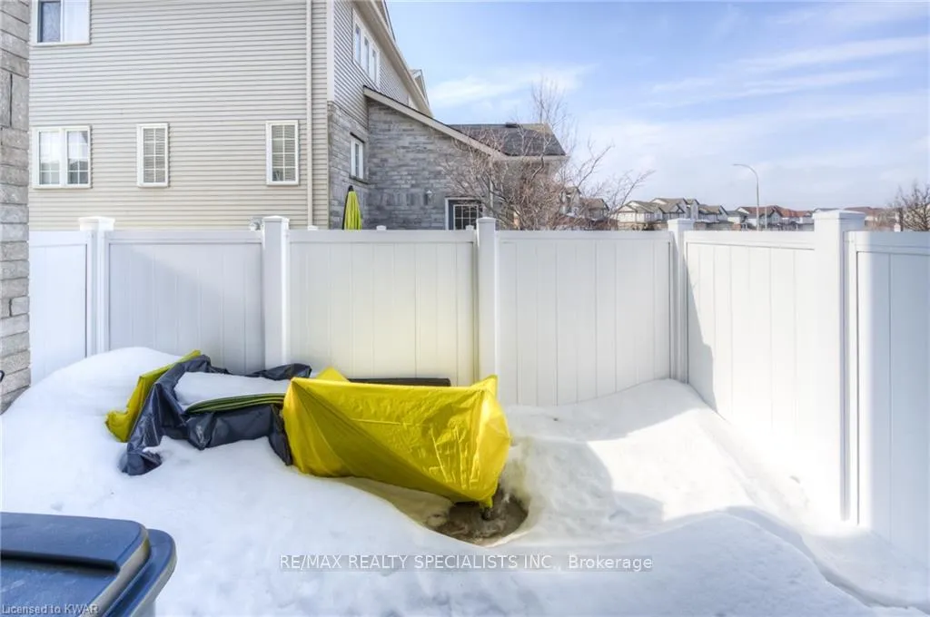 Photo 21 of Unit D, 246 Westmeadow Drive, Kitchener — HOMEH