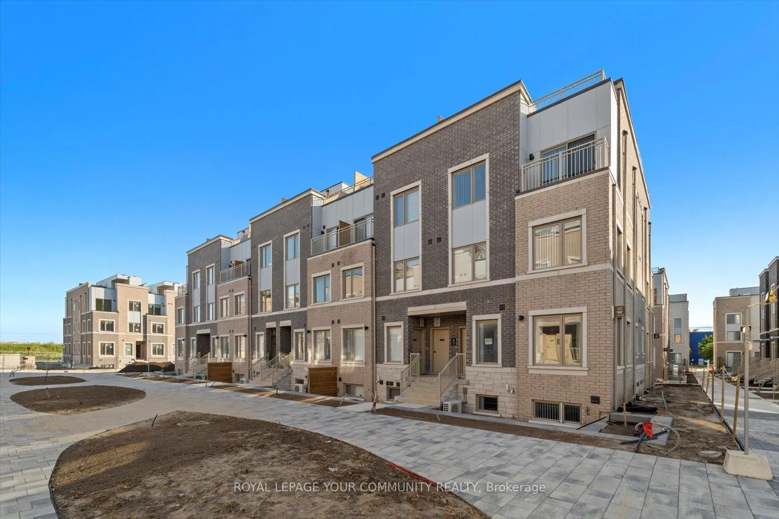 Photo 1 of Unit TH300, 250 Interchange Way, Vaughan, Concord — HOMEH