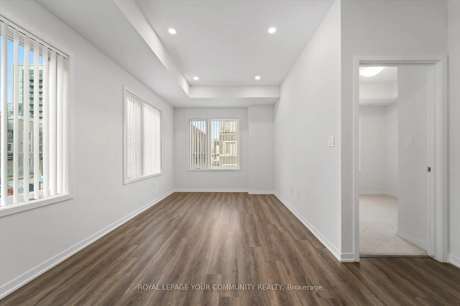Photo 10 of Unit TH300, 250 Interchange Way, Vaughan, Concord — HOMEH