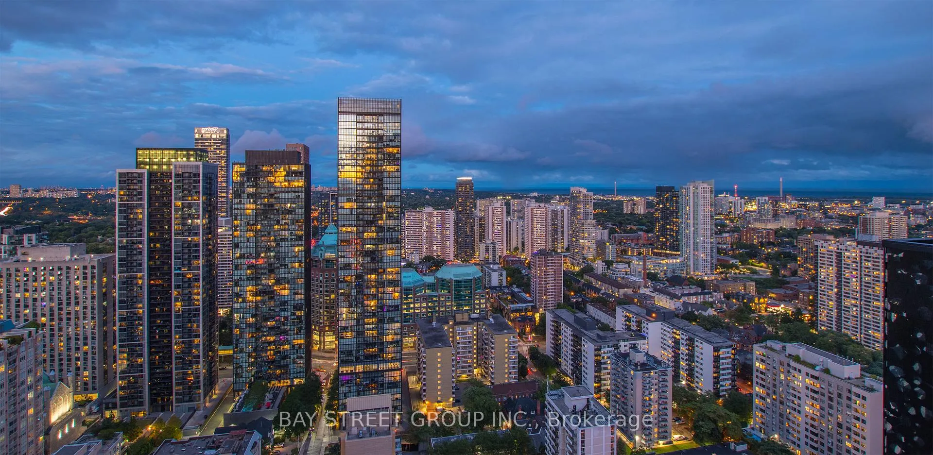 Front of Unit 3913, 55 Charles Street E