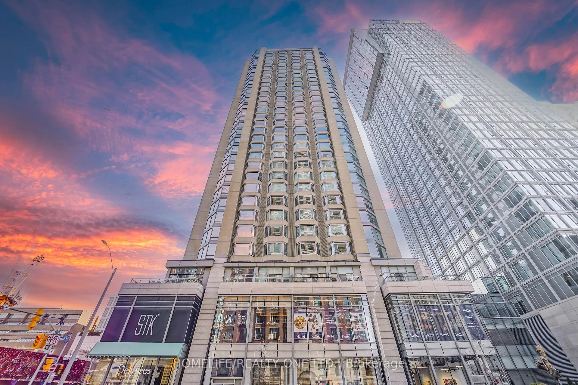 Front of Unit 2915, 155 Yorkville Avenue